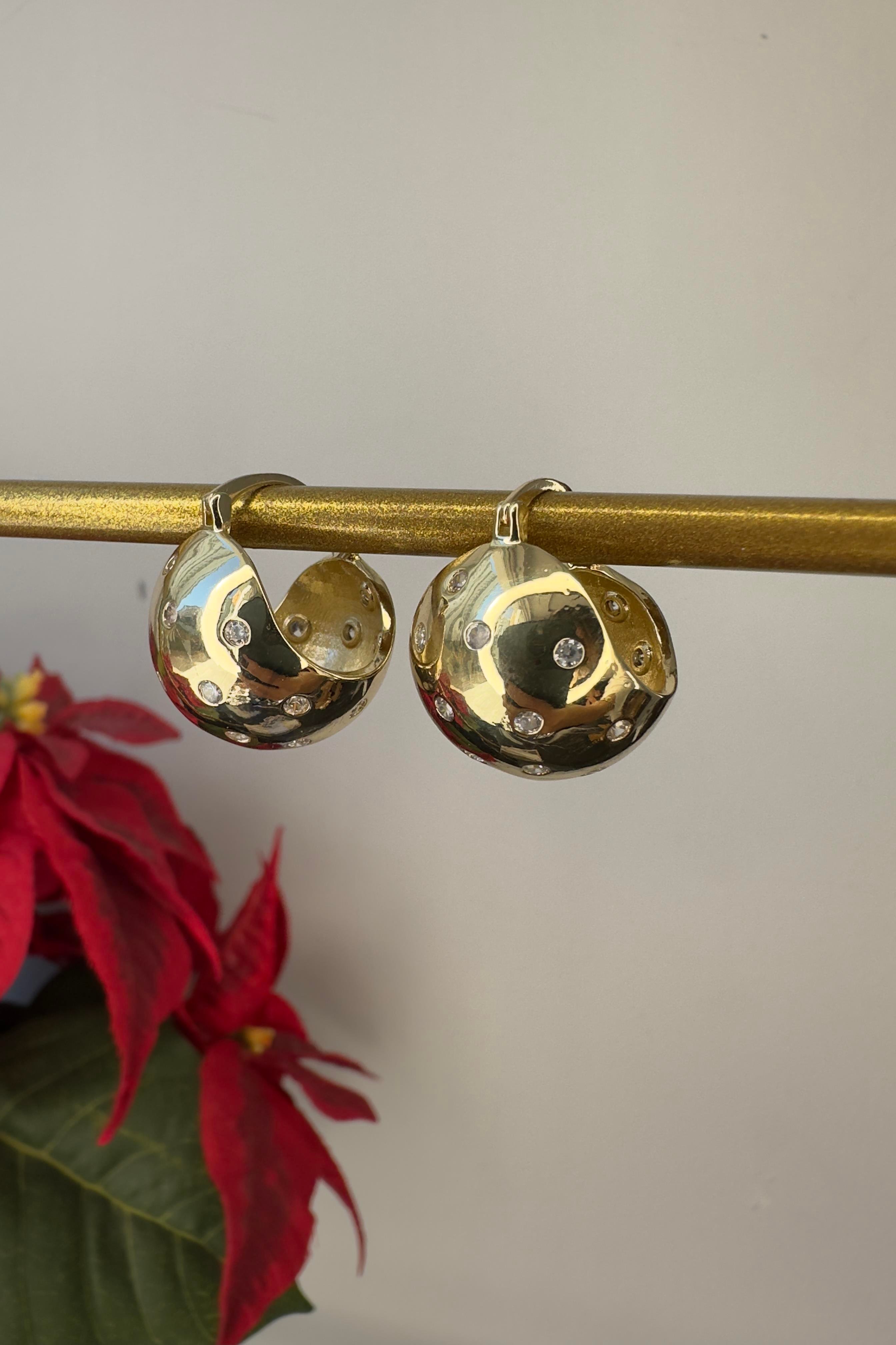 TAŞLI ORTA TOP HALKA KÜPE