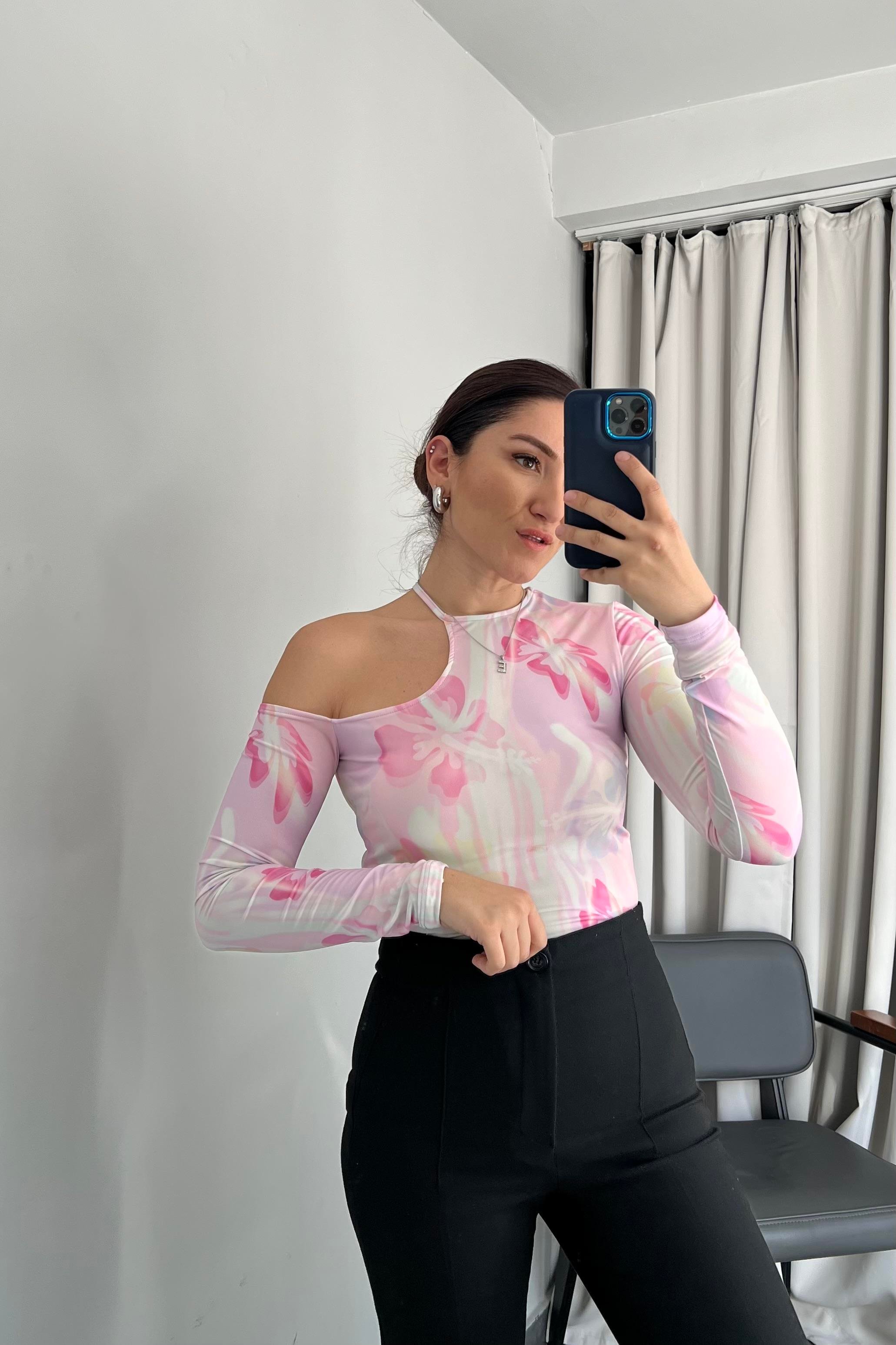 TEK OMUZ DESENLİ CROP