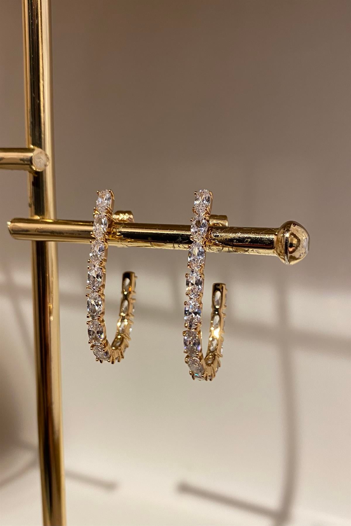 U MODEL ELİPS TAŞLI KÜPE