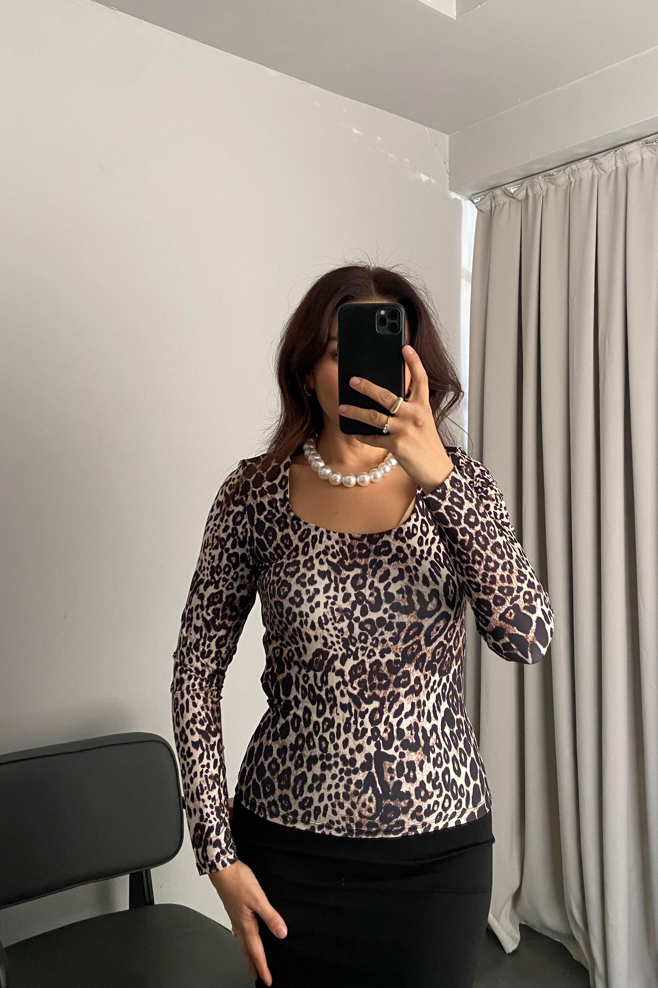 U YAKA LEOPAR DESENLİ BODY