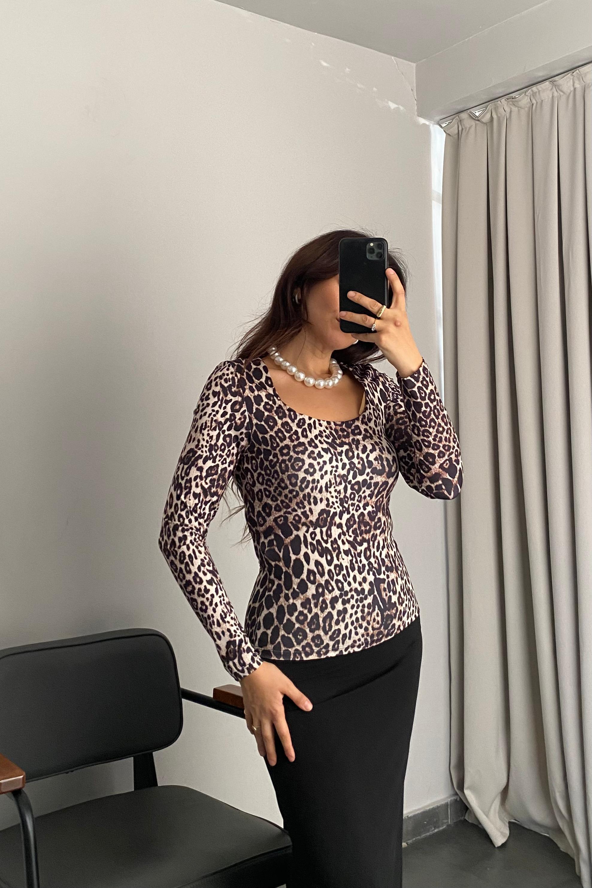 U YAKA LEOPAR DESENLİ BODY