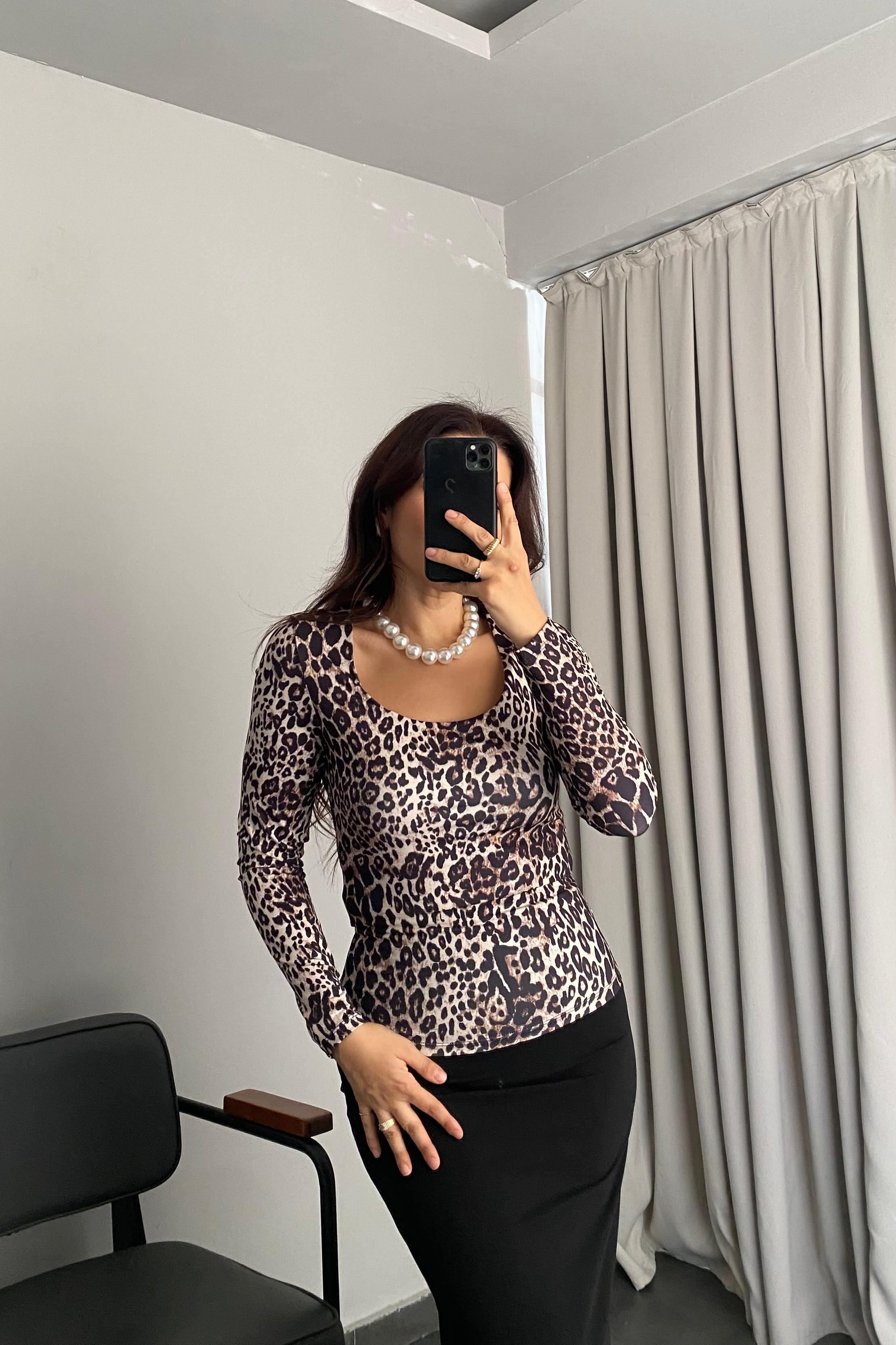 U YAKA LEOPAR DESENLİ BODY