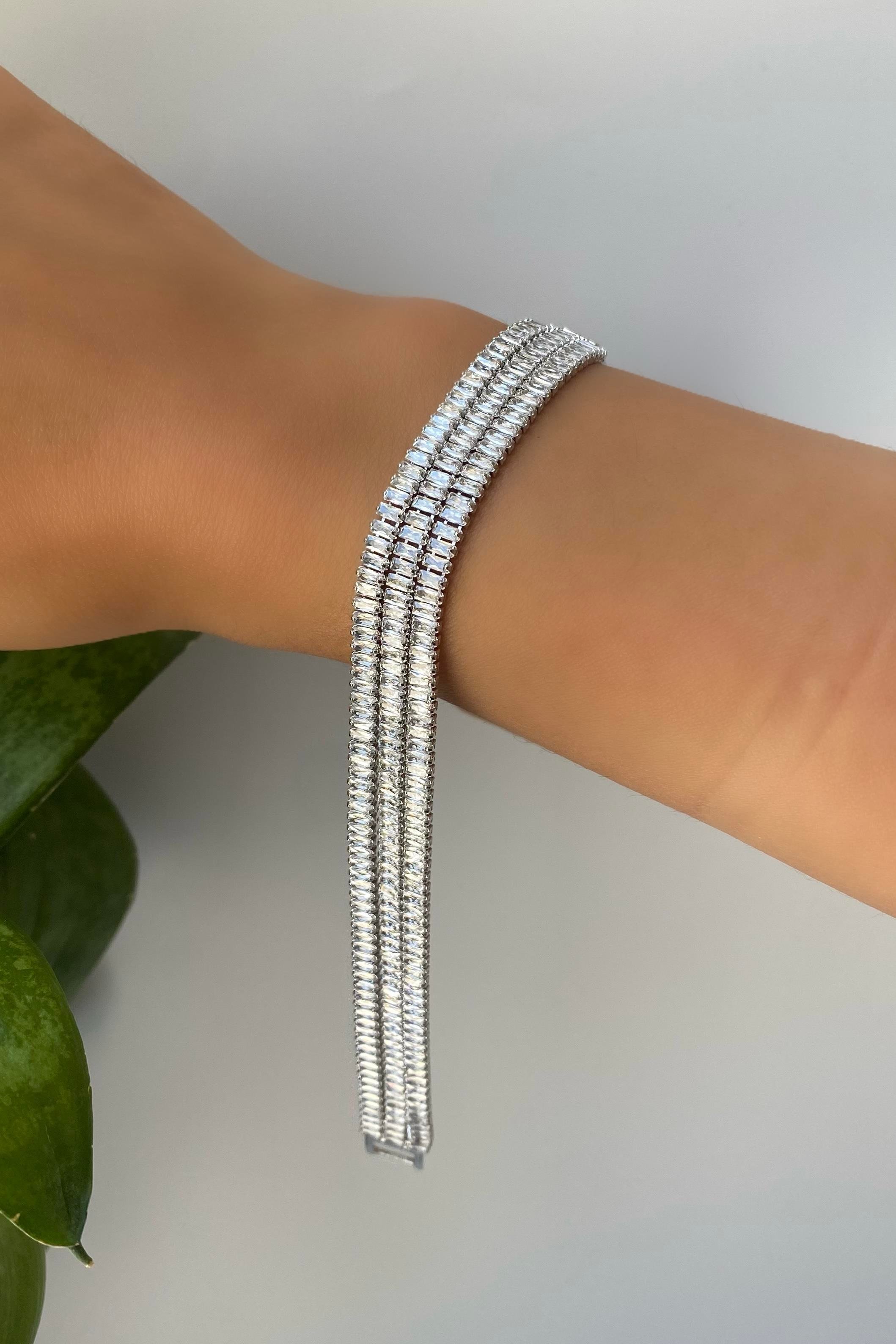 ÜÇLÜ BAGET TAŞLI SU YOLU BİLEZİK