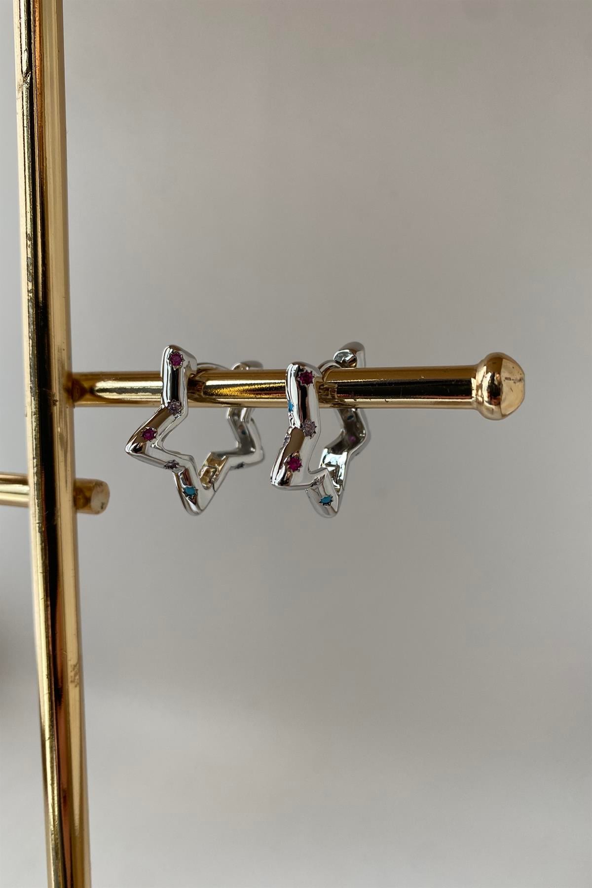 ÜZERİ RENKLİ TAŞ YILDIZ MODEL KÜPE