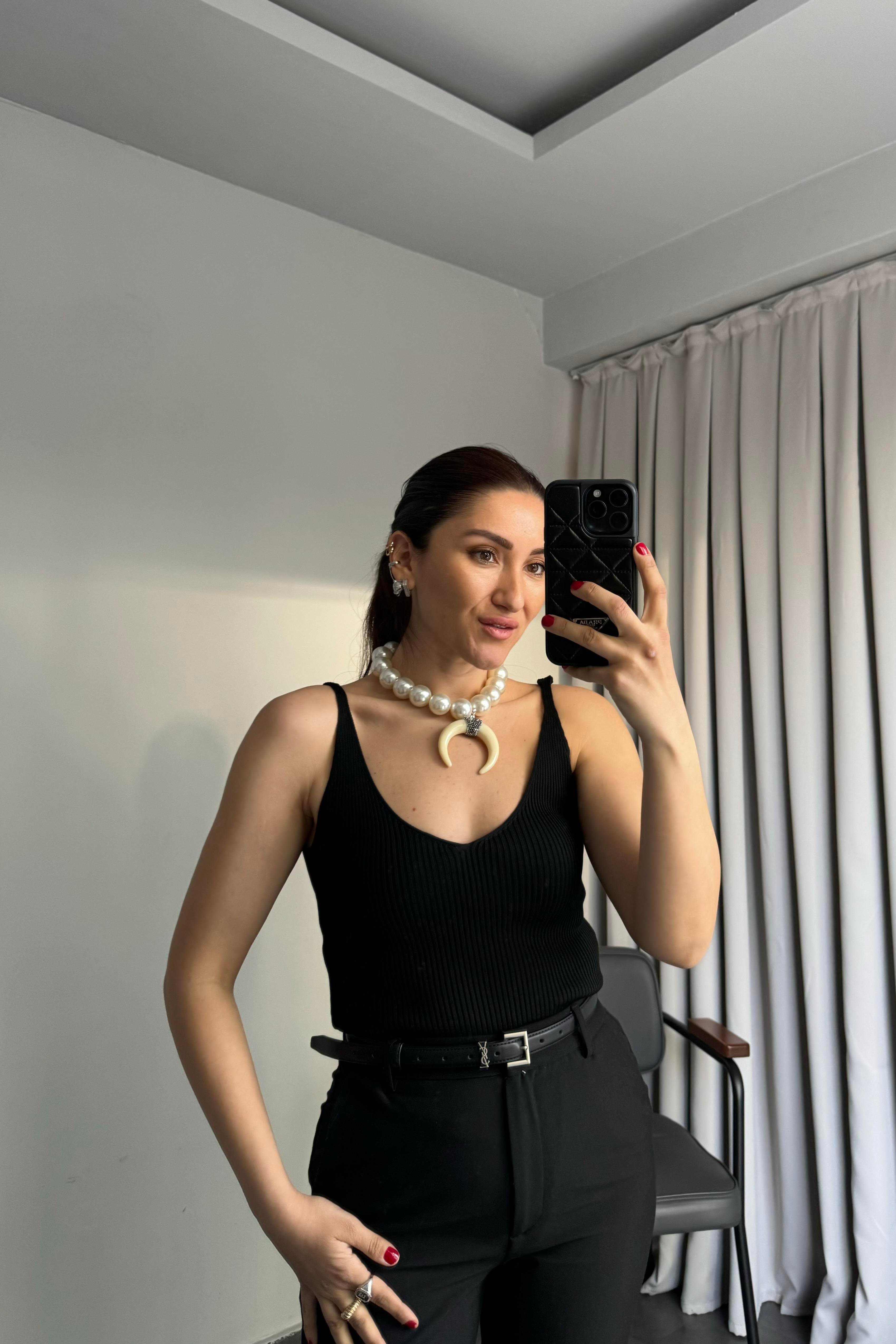 V DEKOLTELİ İNCE ASKILI ATLET