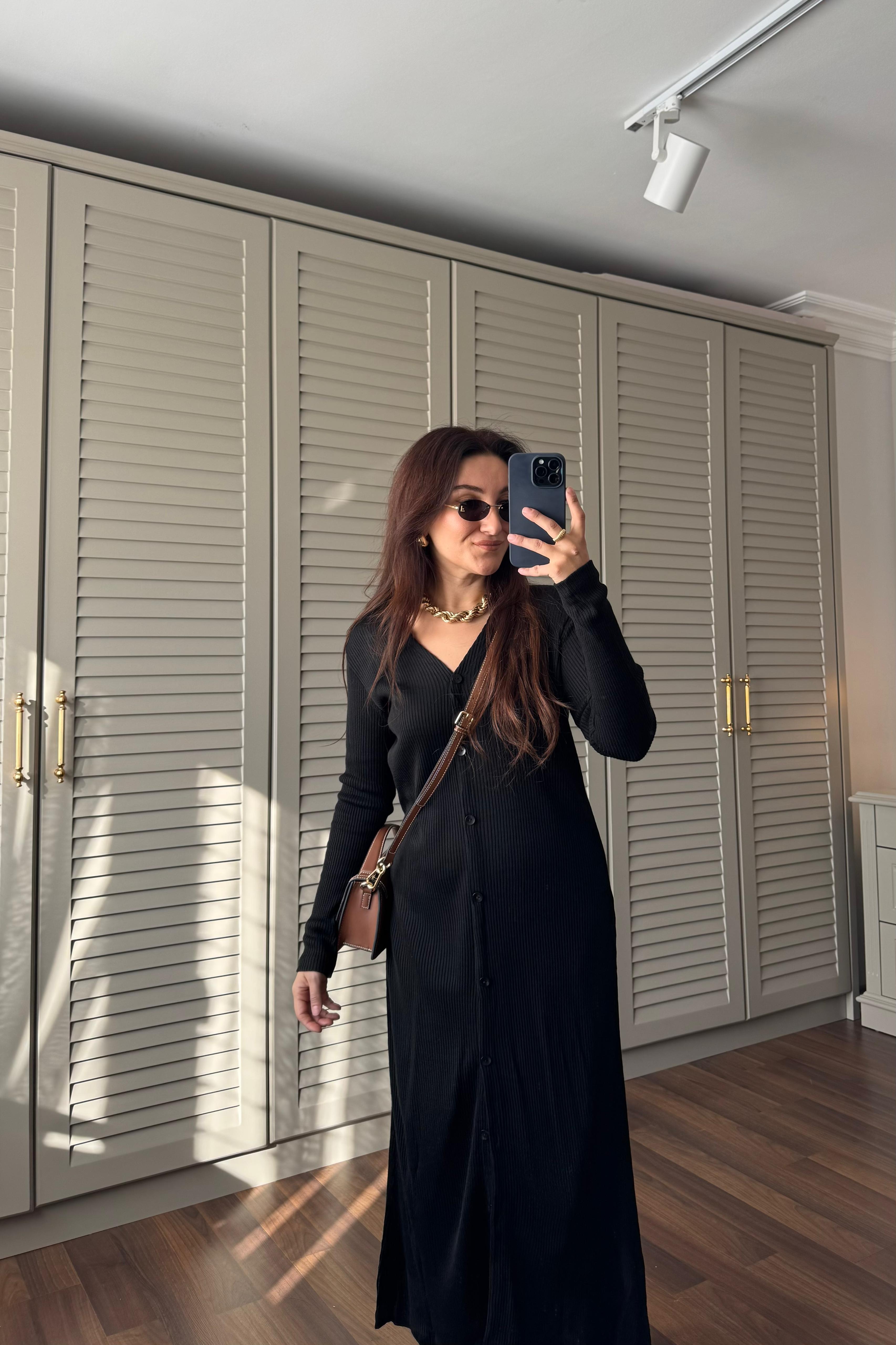 V YAKA DÜĞMELİ TRİKO ELBİSE/256048