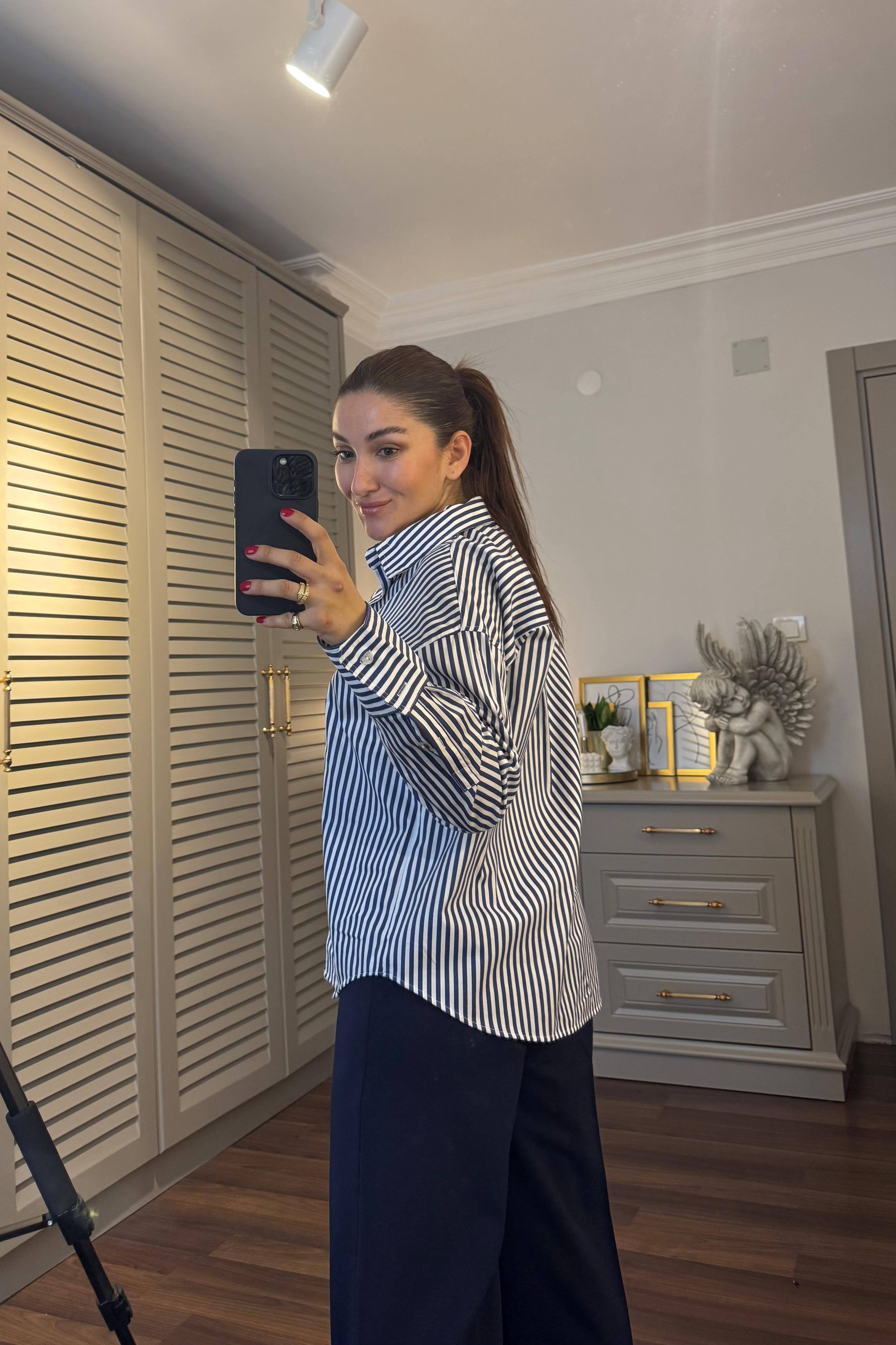 V YAKA OVAL ÇİZGİLİ GÖMLEK/16015