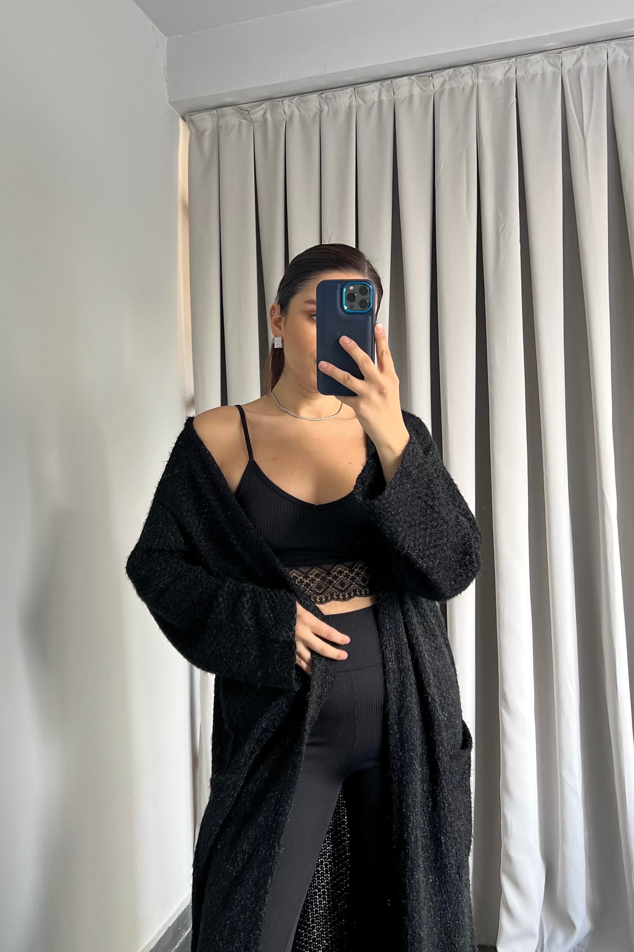 V YAKA SIRTI DANTELLİ CROP