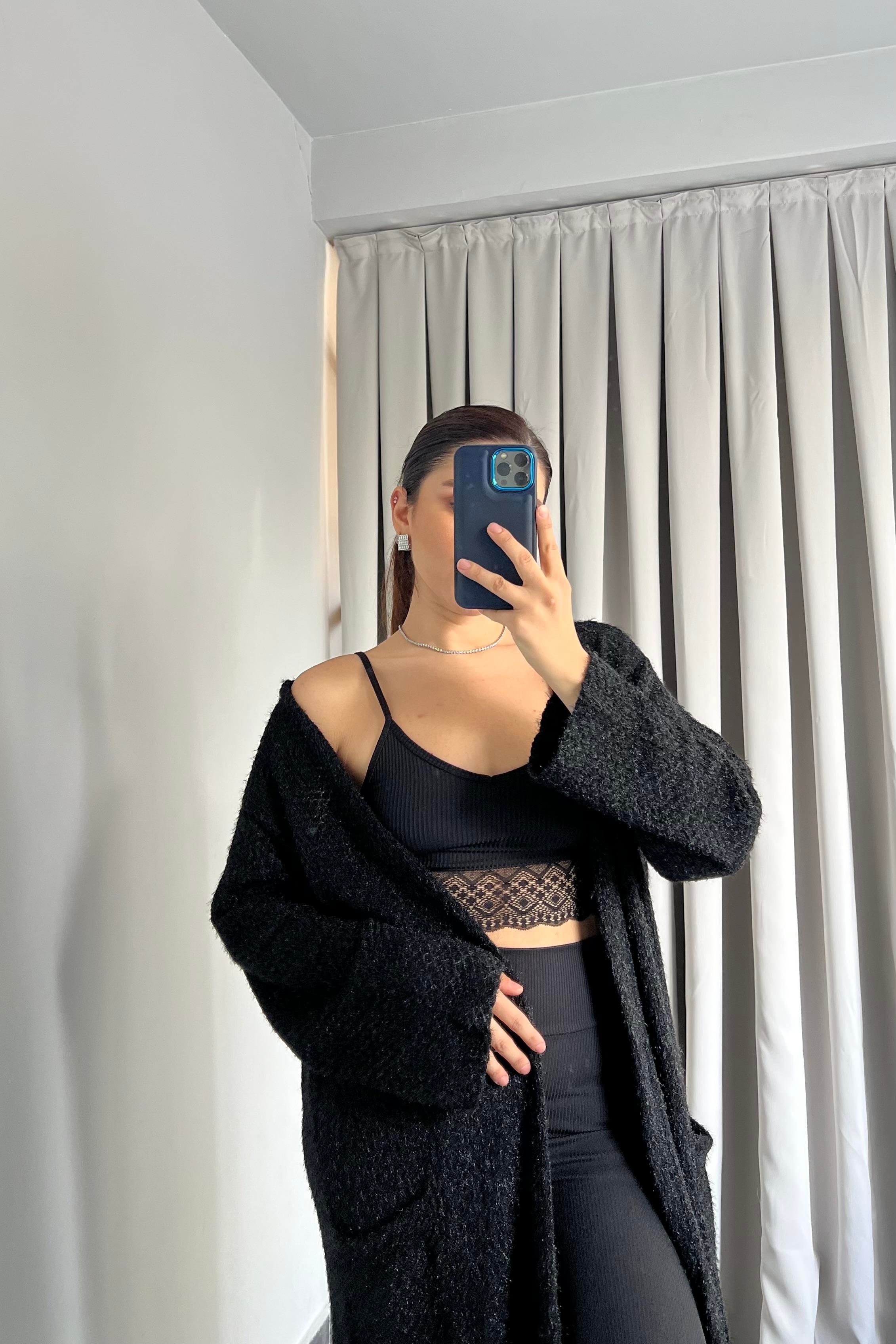 V YAKA SIRTI DANTELLİ CROP