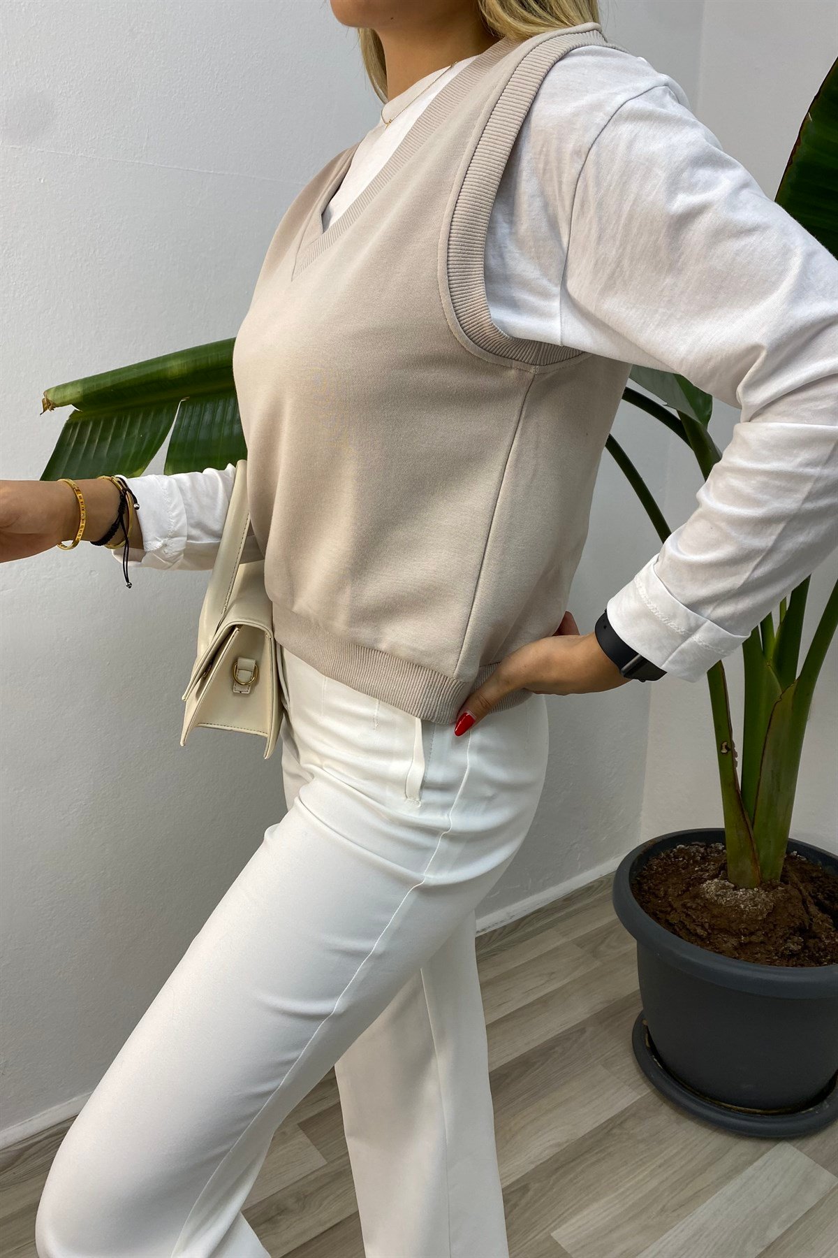 V YAKA SWEAT SÜVETER