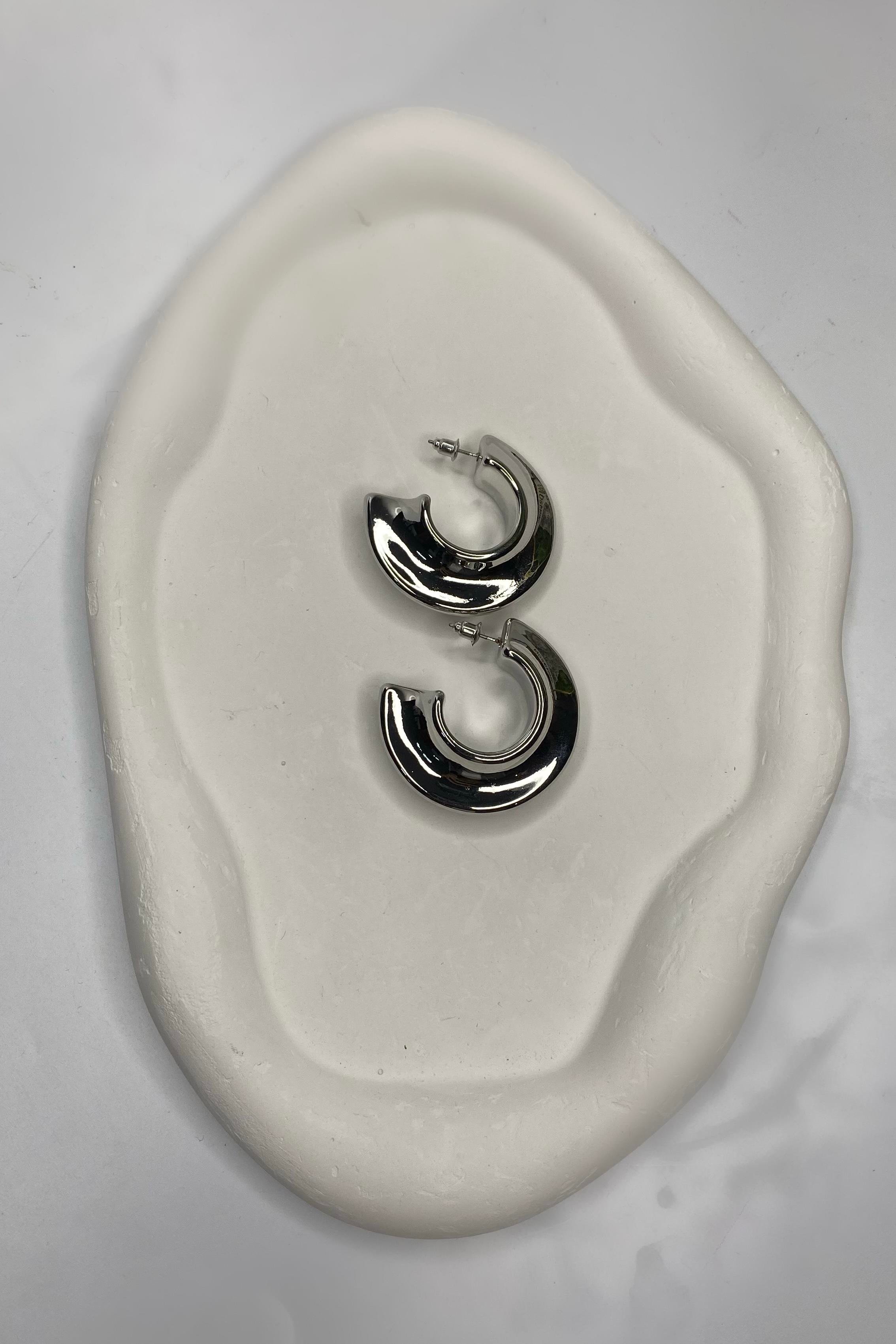 YASSI KABARTMALI HALKA KÜPE 4cm