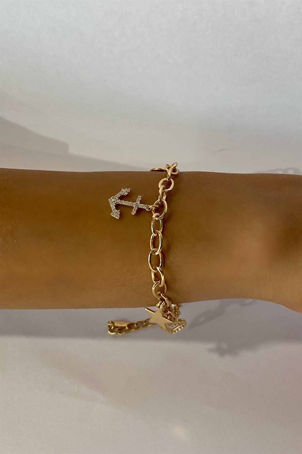 YILDIZ KALP SARKINTILI TAŞLI BİLEZİK