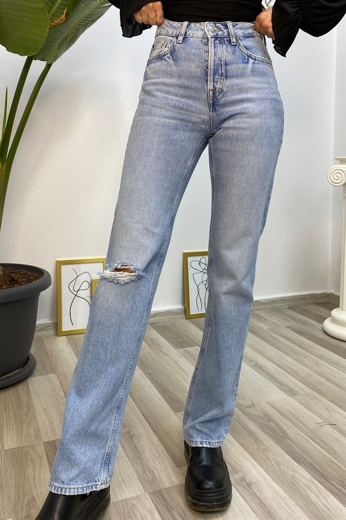 YÜKSEK BEL DİZİ YIRTIK STRAIGHT JEAN
