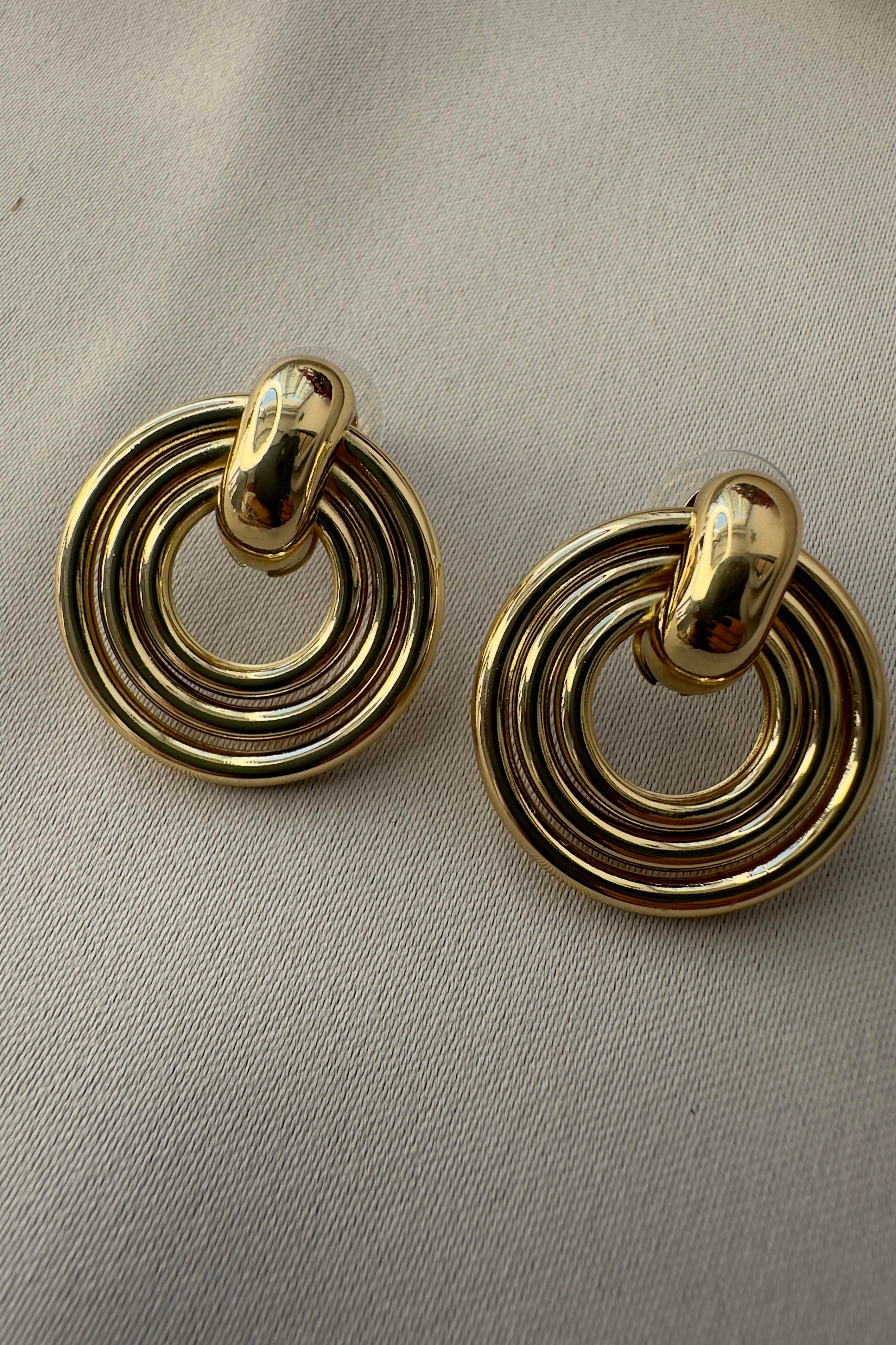 YUVARLAK DOLAMA KÜPE