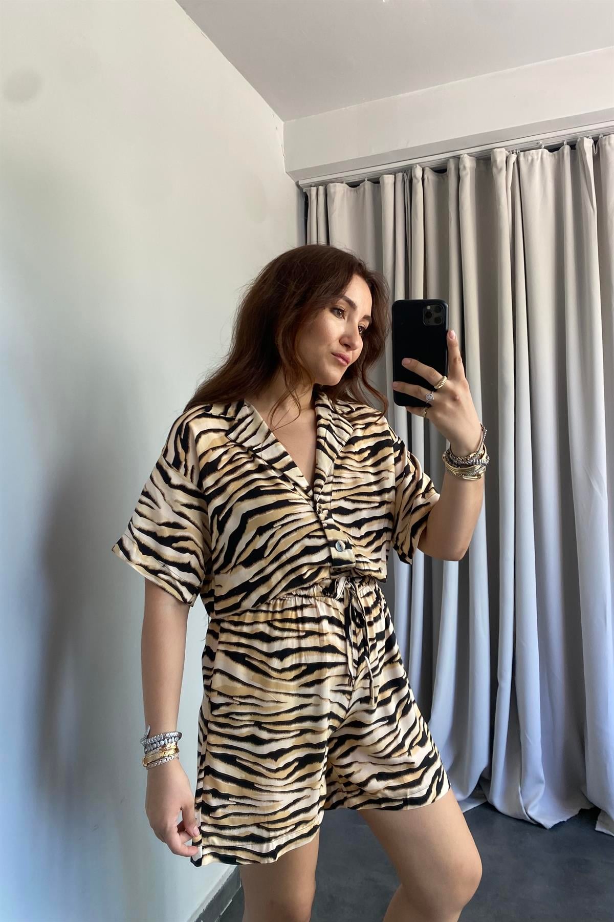 ZEBRA DESENLİ VİSKON ŞORT TULUM