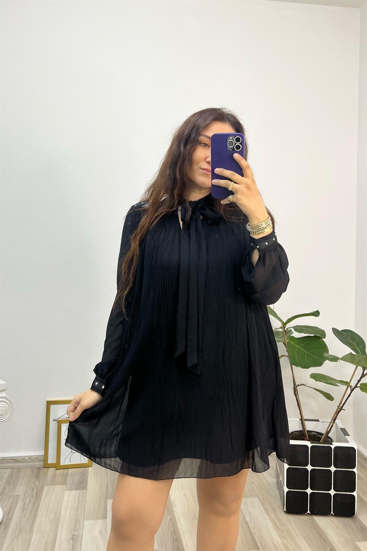 ZIMBA DETAYLI PİLİSELİ ELBİSE
