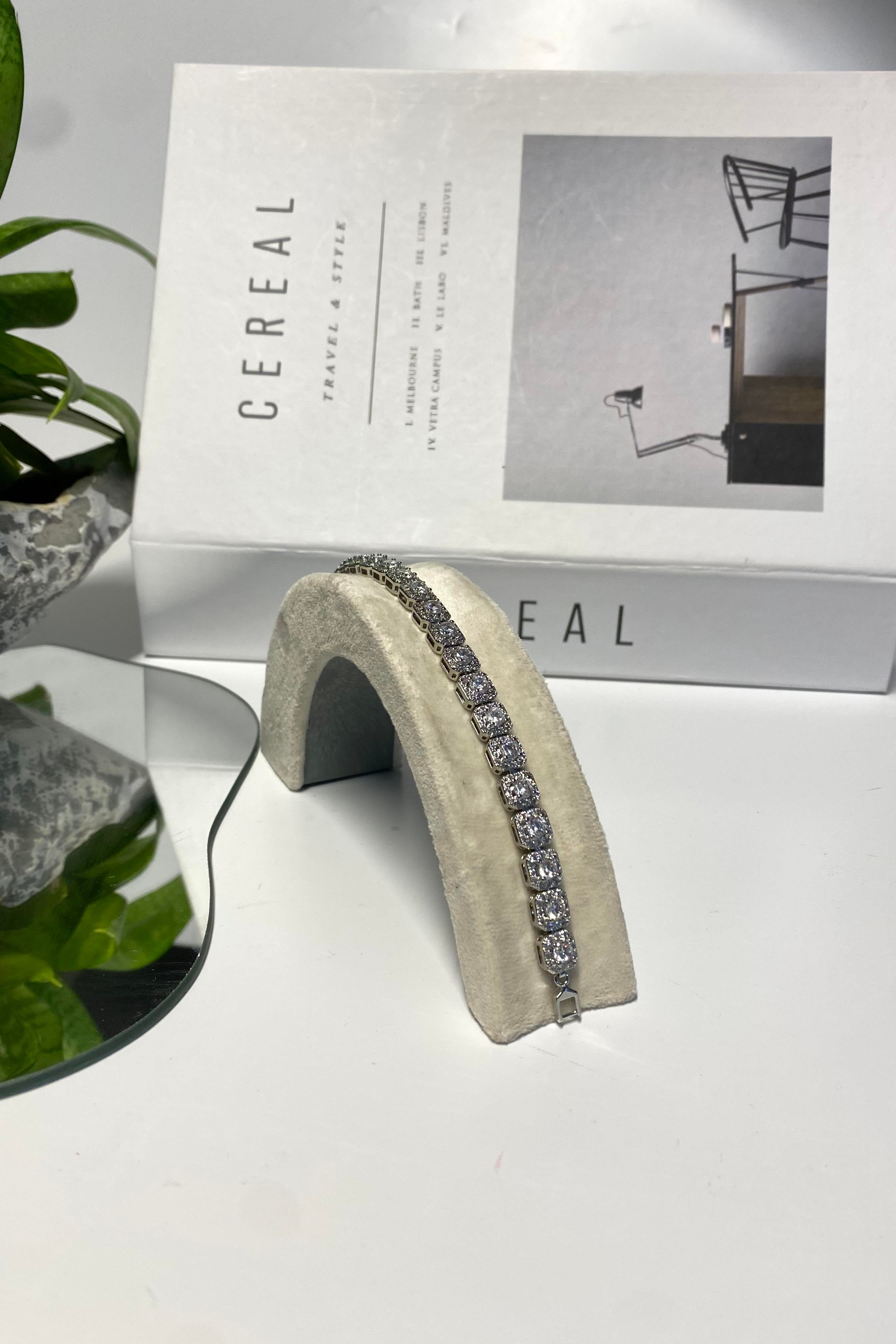 ZİRKON KARE TAŞLI BİLEZİK