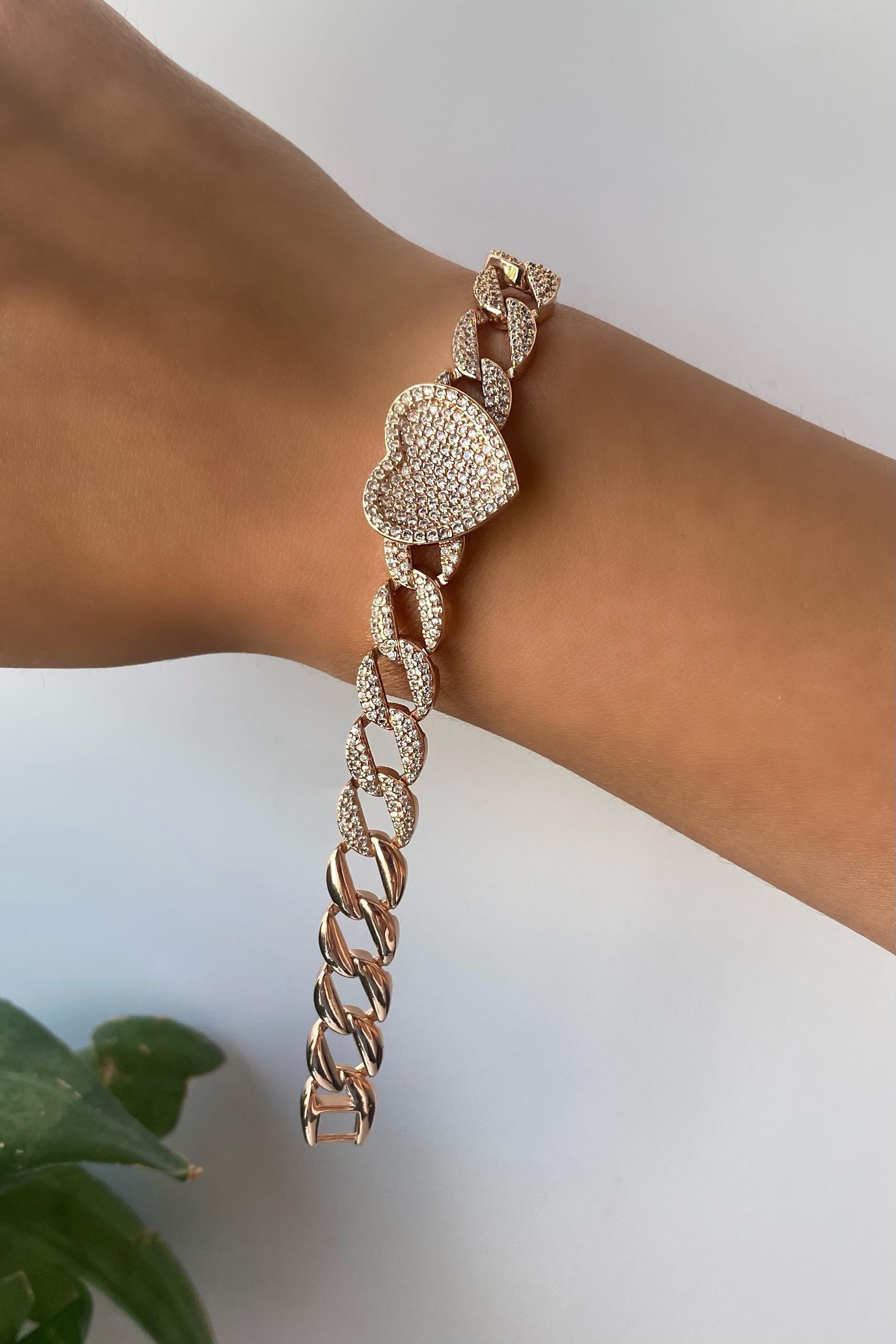 ZİRKON TAŞLI KALPLİ KALIN VIP BİLEZİK