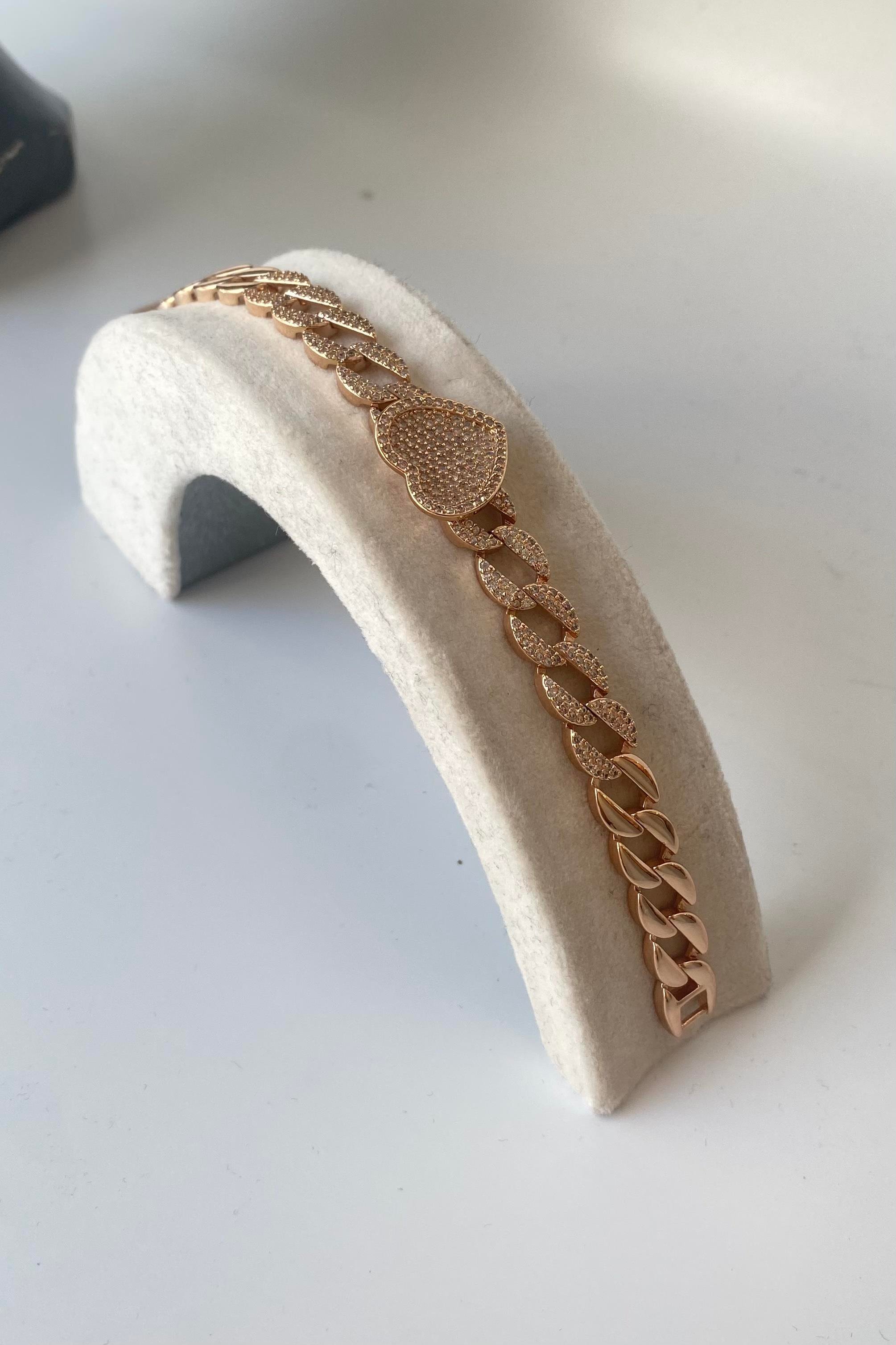 ZİRKON TAŞLI KALPLİ KALIN VIP BİLEZİK