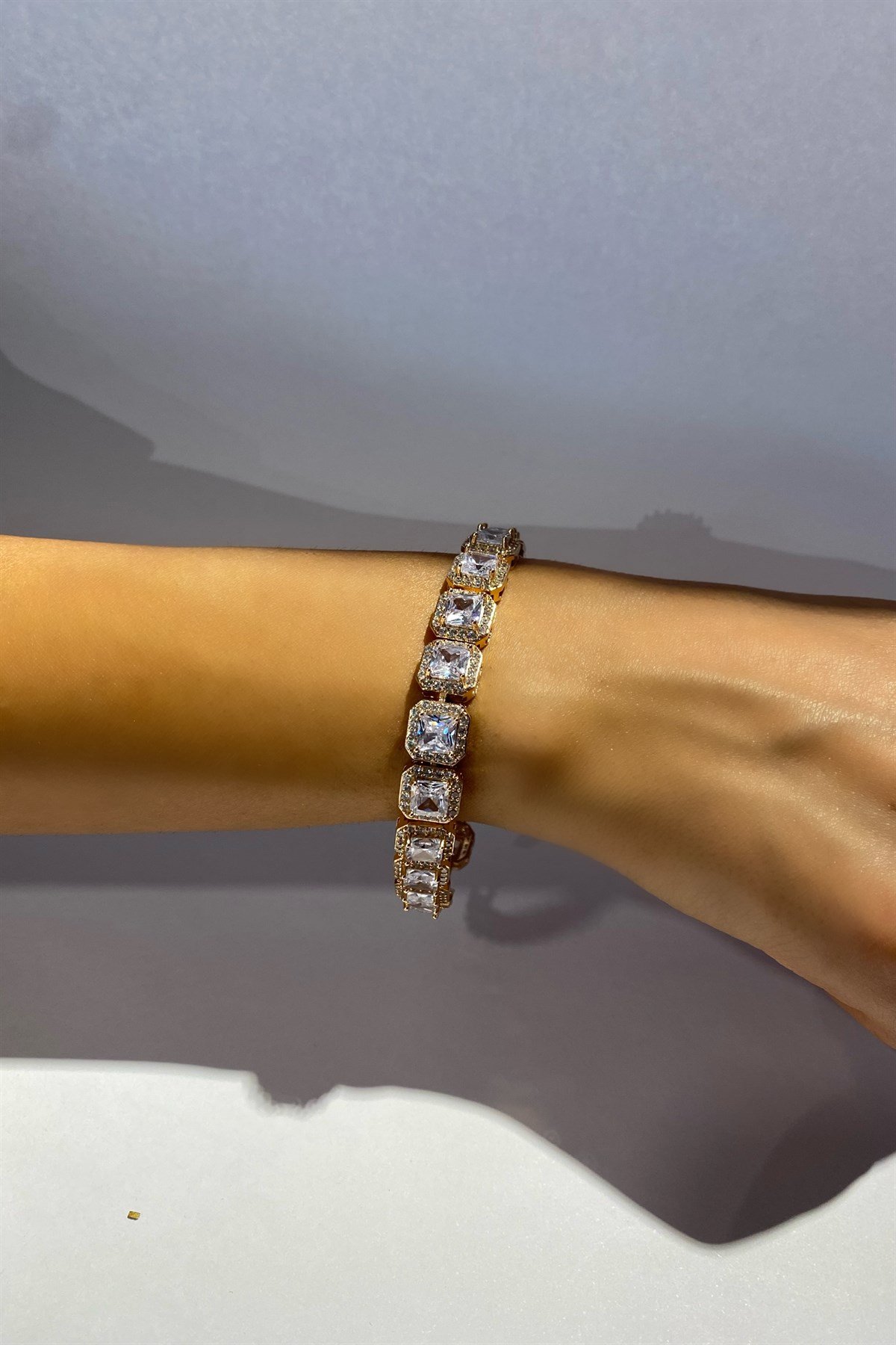 ZİRKON TAŞLI KARE VIP BİLEZİK