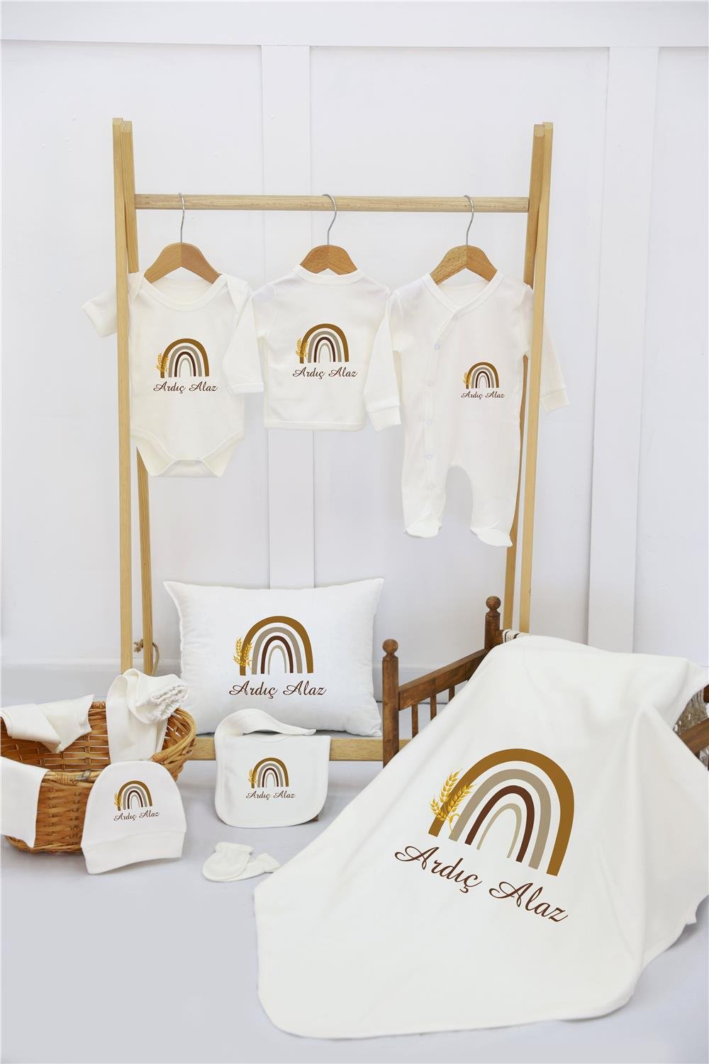 Aslan ve Yeşil Yaprak Desenli 11'li İsimli Organik Hastane Çıkış Seti