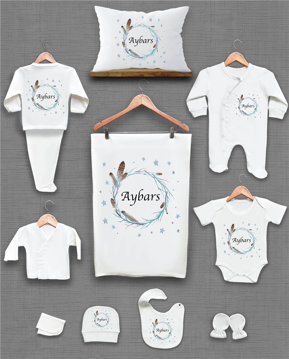 Çelenk ve Kuş Tüğü Desenli 11'li İsimli Organik Hastane Çıkış Seti