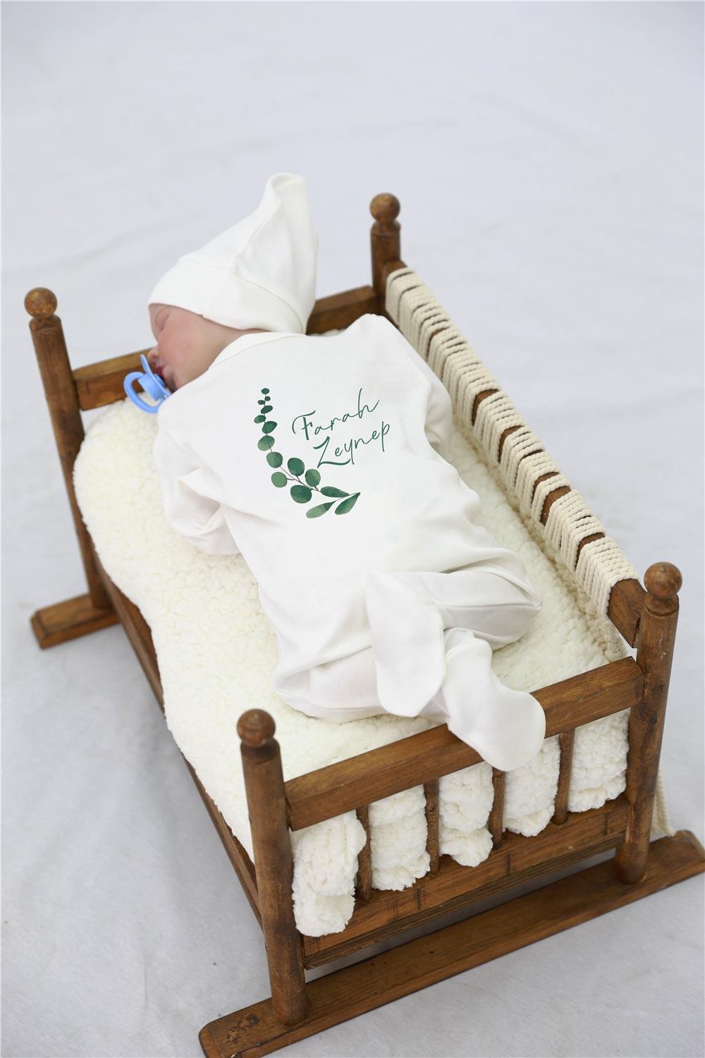 Çiçek Çelenk Desenli 11'li İsimli Organik Hastane Çıkış Seti