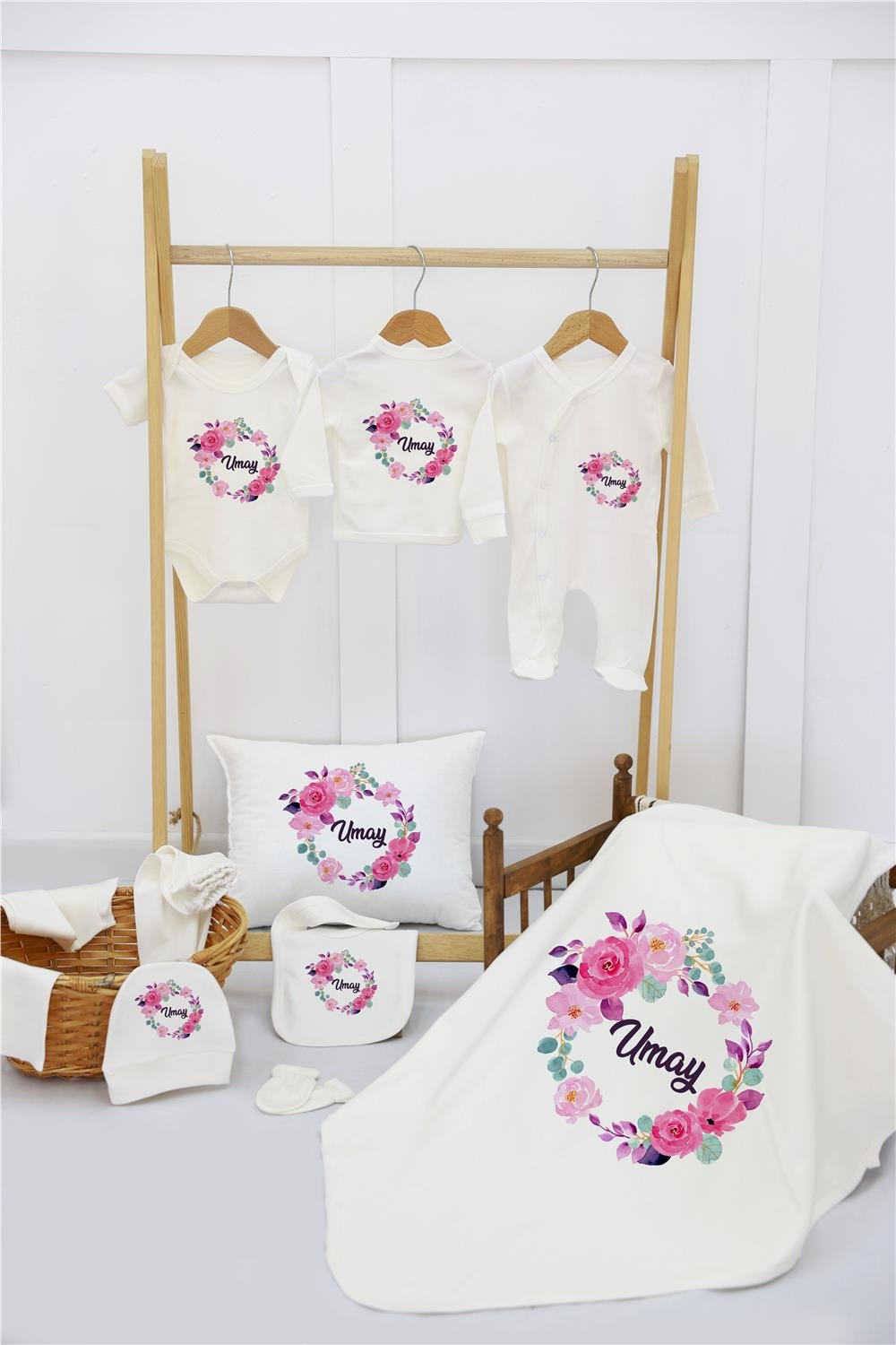 Gökkuşağı ve Çiçek Desenli 11'li İsimli Organik Hastane Çıkış Seti