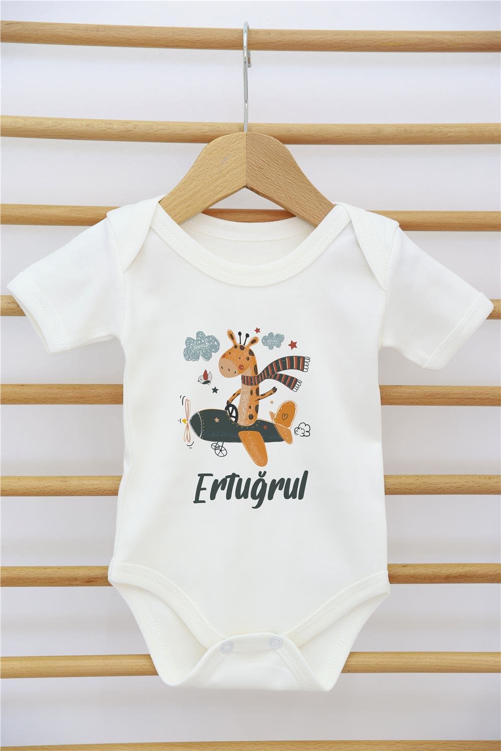 Sevimli Bebek ve Uçak Desenli 11'li İsimli Organik Hastane Çıkış Seti