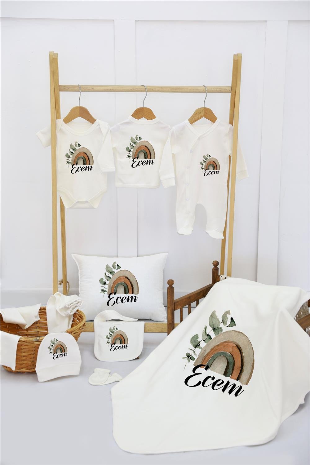 Sevimli Kuzu ve Çiçek Desenli 11'li İsimli Organik Hastane Çıkış Seti