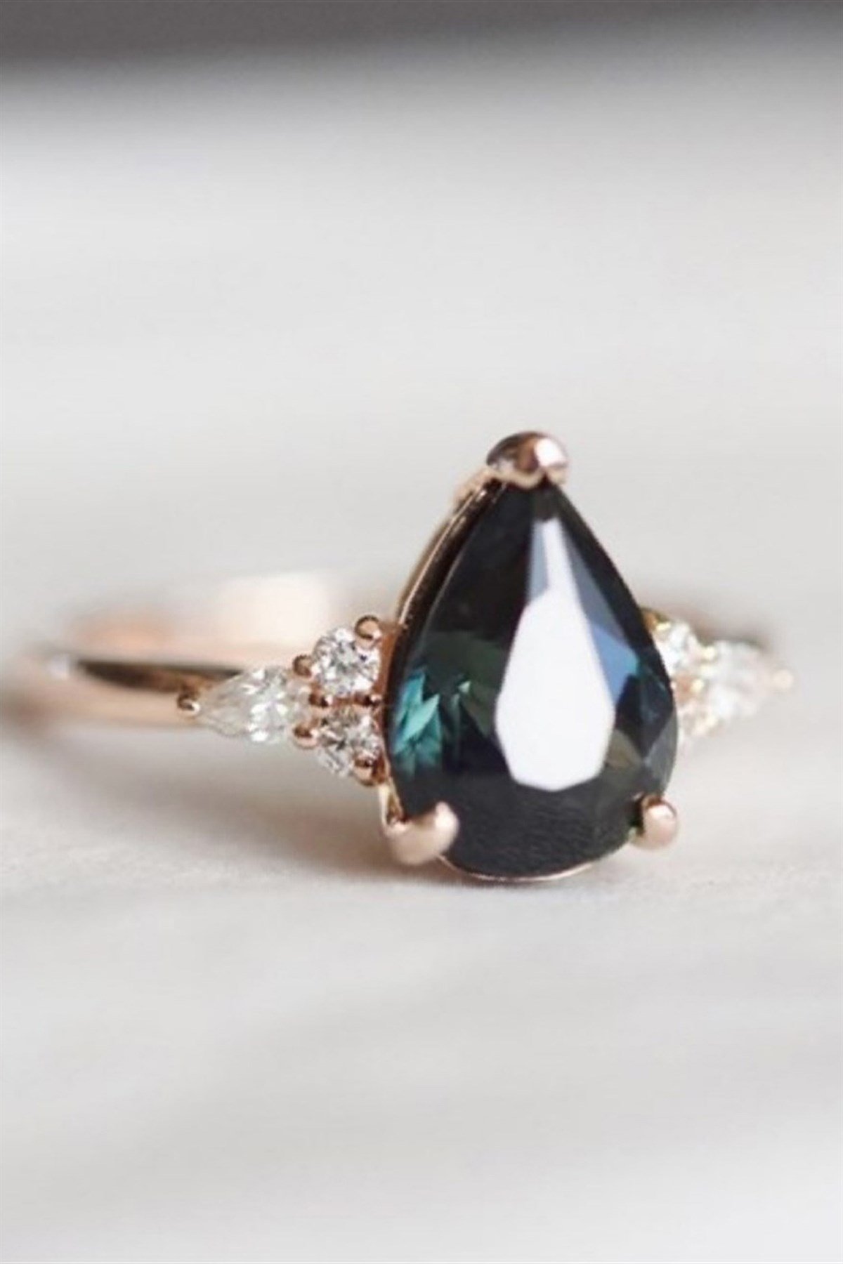 DAMLA BLUE TOPAZ PIRLANTALI TEKTAŞ YÜZÜK - AK416
