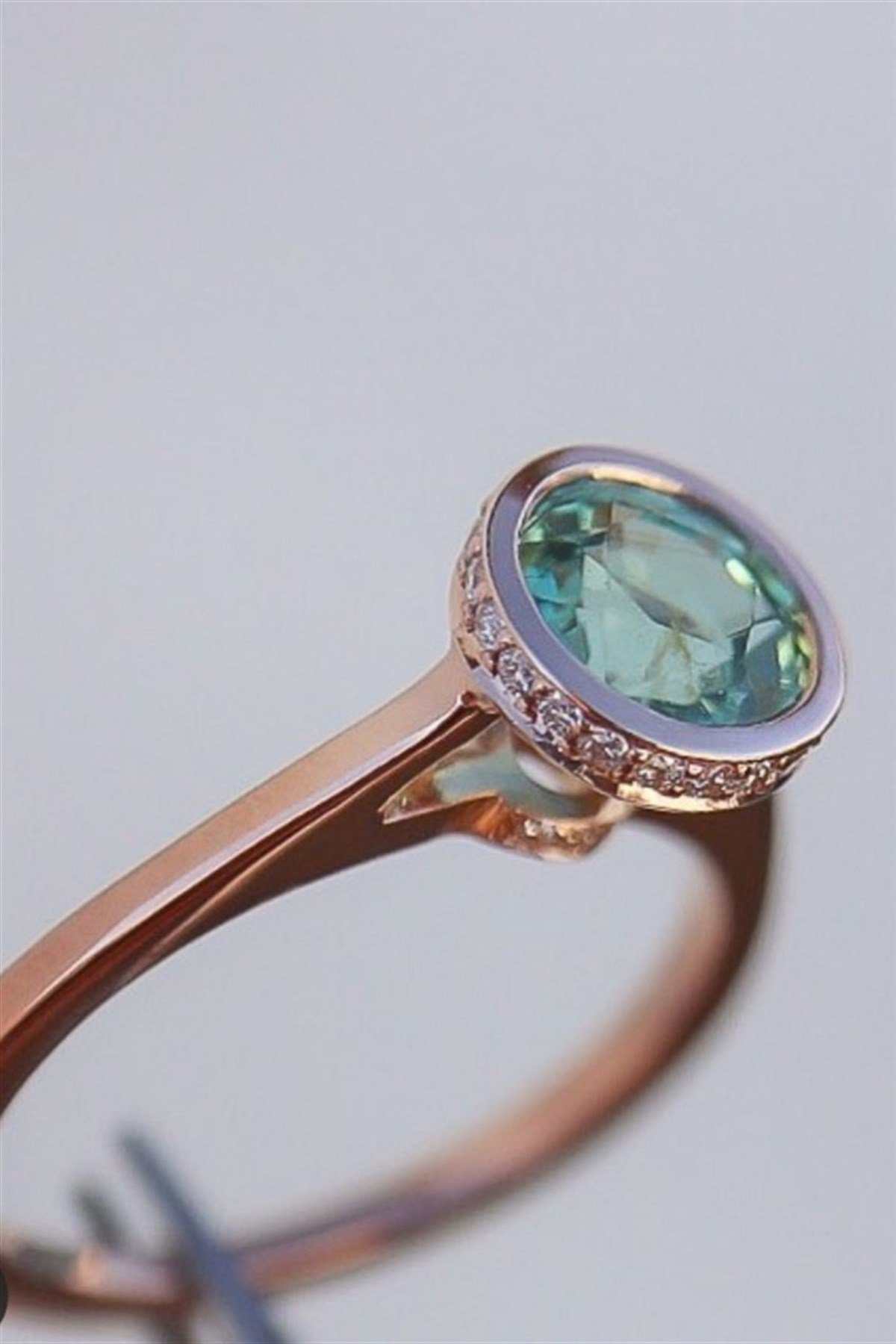MARSİLYA GREEN TOPAZ ORTA TAS YAN TAŞLARI PIRLANTA TEKTAŞ YÜZÜK - AK601