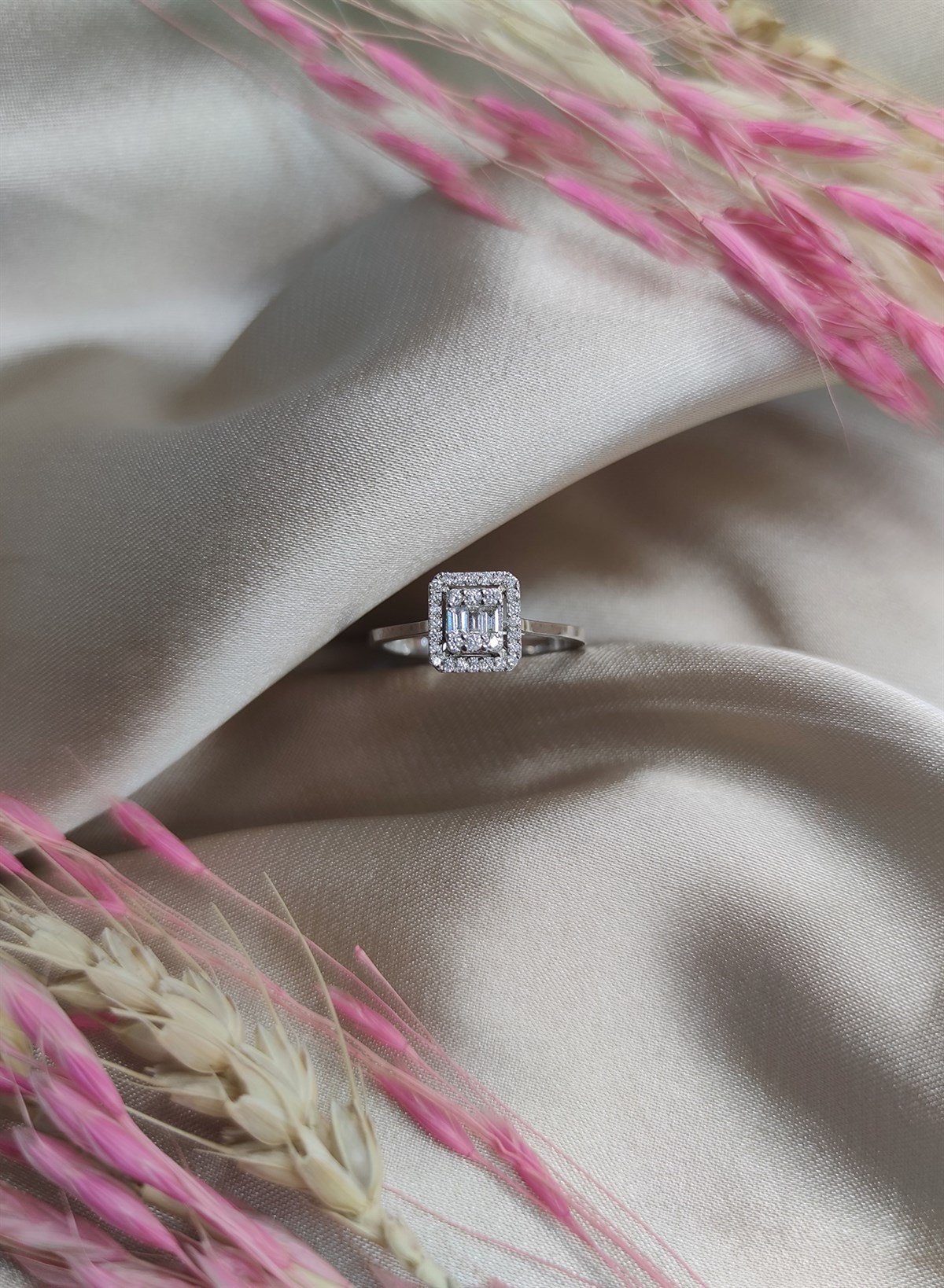 Pırlanta Baget Yüzük 0.18 Ct - AK1363