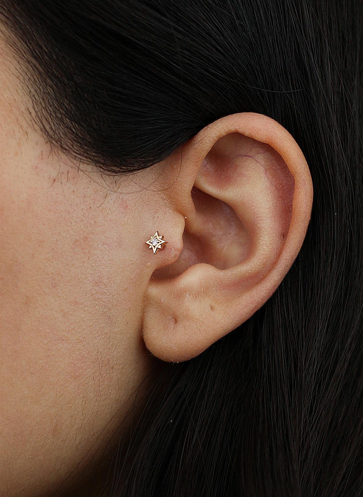 YILDIZ MOTİFLİ TRAGUS KÜPE -ak1588