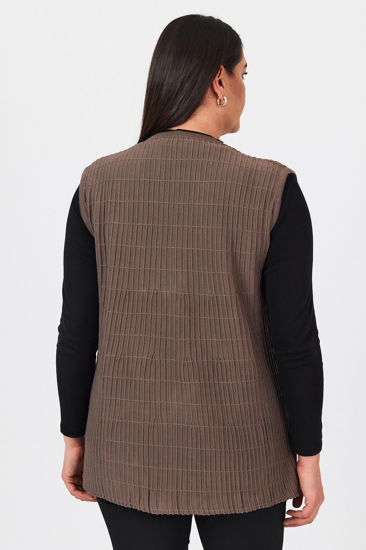 Kadın Kahverengi Fitilli İşlemeli V Yaka Mevsimlik Triko Anne Yazlık YelekVest