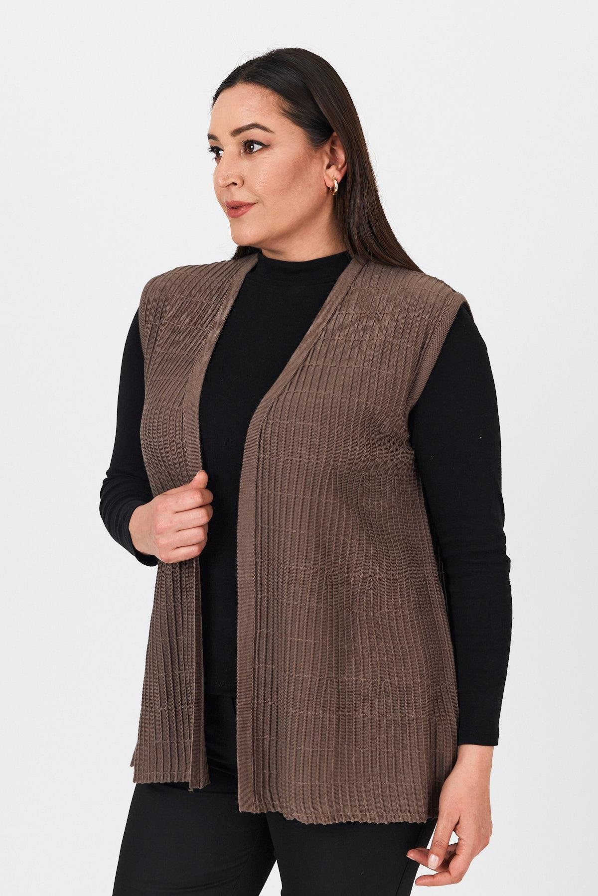 Kadın Kahverengi Fitilli İşlemeli V Yaka Mevsimlik Triko Anne Yazlık YelekVest