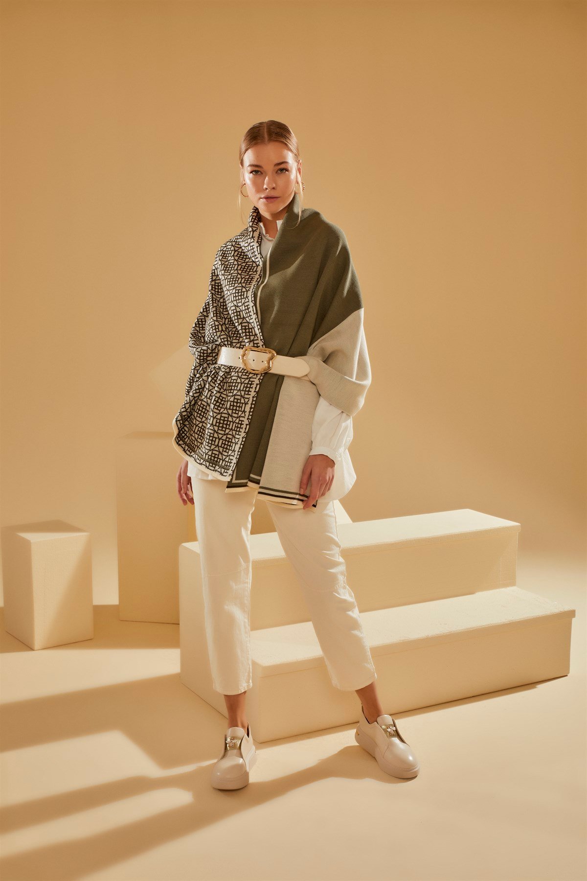 Kadın Monogram Desen Omuz ŞalıSHAWL