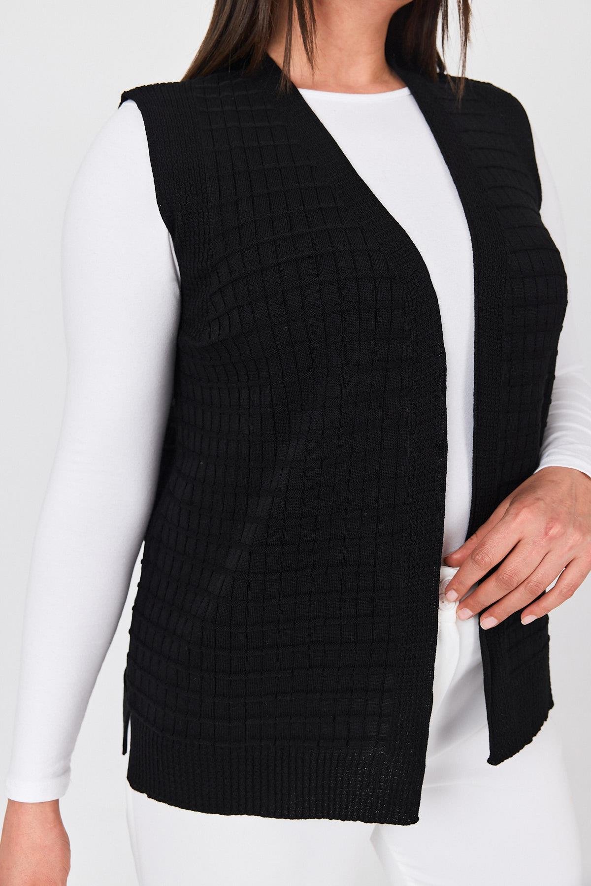 Kadın Siyah Kare Desenli V Yaka Mevsimlik Triko Yazlık Anne YelekVest