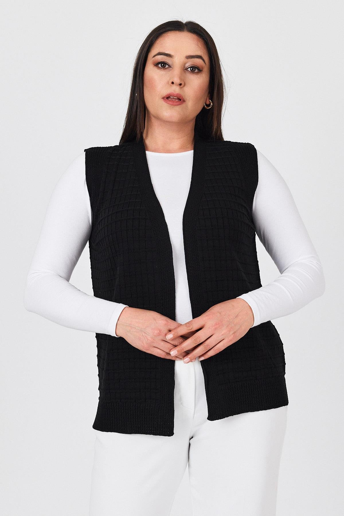 Kadın Siyah Kare Desenli V Yaka Mevsimlik Triko Yazlık Anne YelekVest