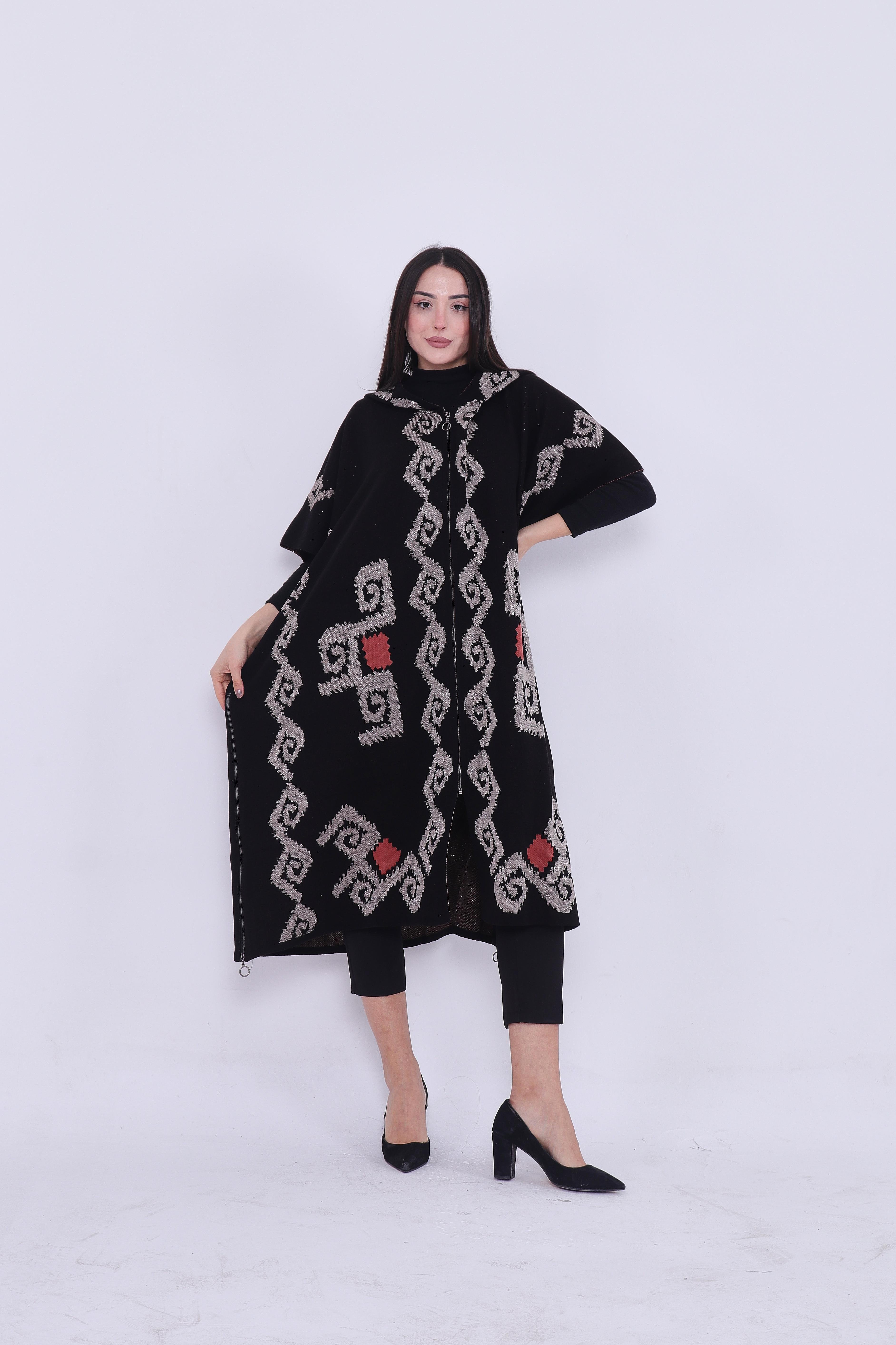 Kadın Siyah Sim Detaylı Fermuarlı Kapüşonlu PançoOUTLET