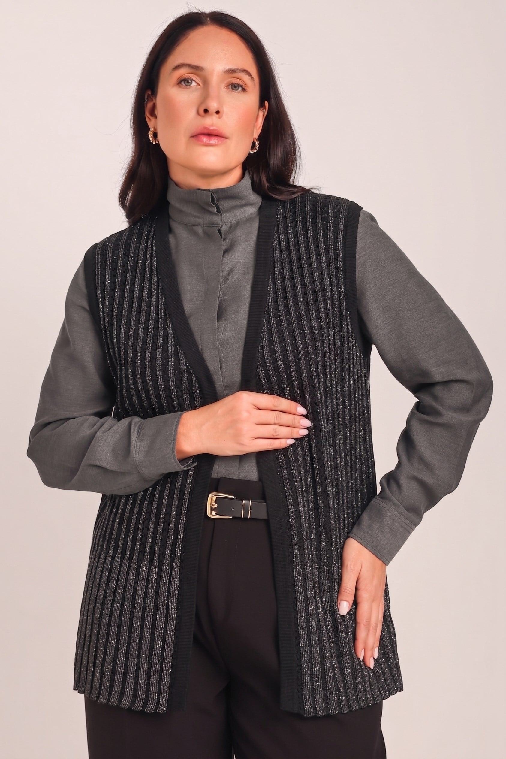 Kadın Siyah Simli Triko Ajur Dokuma Mevsimlik YelekVest