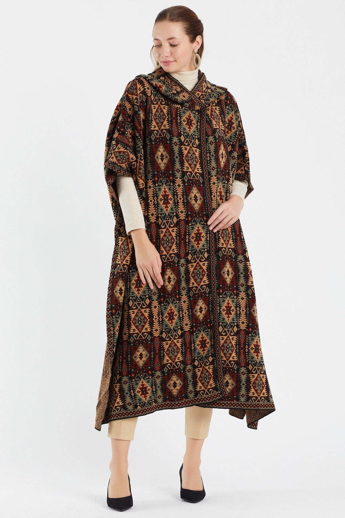 Gümüş Kilim Desenli Kapüşonlu Triko Kadın Panço