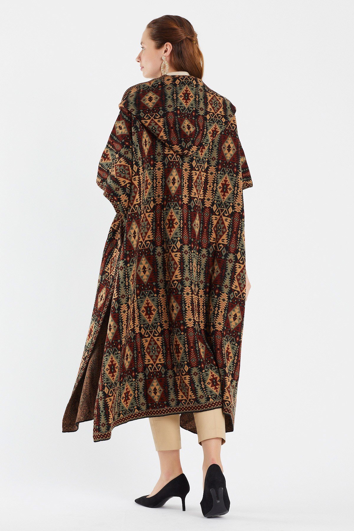 Gümüş Kilim Desenli Kapüşonlu Triko Kadın Panço