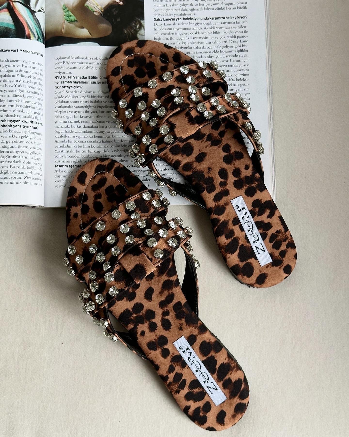 ZUUMTerlikAnde Taşlı Kadın Terlik - Leopar