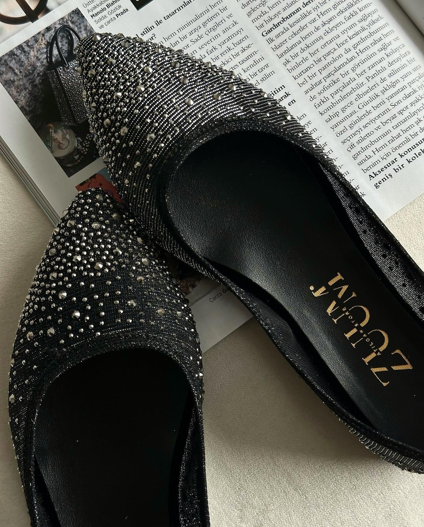 ZUUMBABET & ESPADRİLBuron Tül ve Taş Detaylı Kadın Babet - Siyah & Gümüş Taş