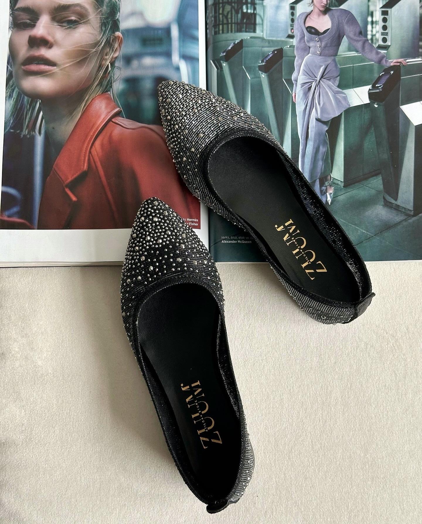 ZUUMBABET & ESPADRİLBuron Tül ve Taş Detaylı Kadın Babet - Siyah & Gümüş Taş