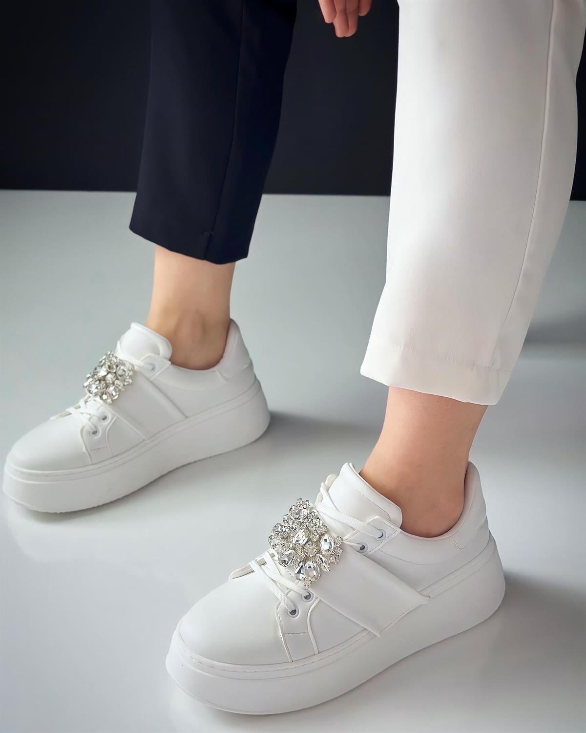 ZUUMSNEAKERFayf Taş Aksesuarlı Kadın Sneakers - Beyaz Deri