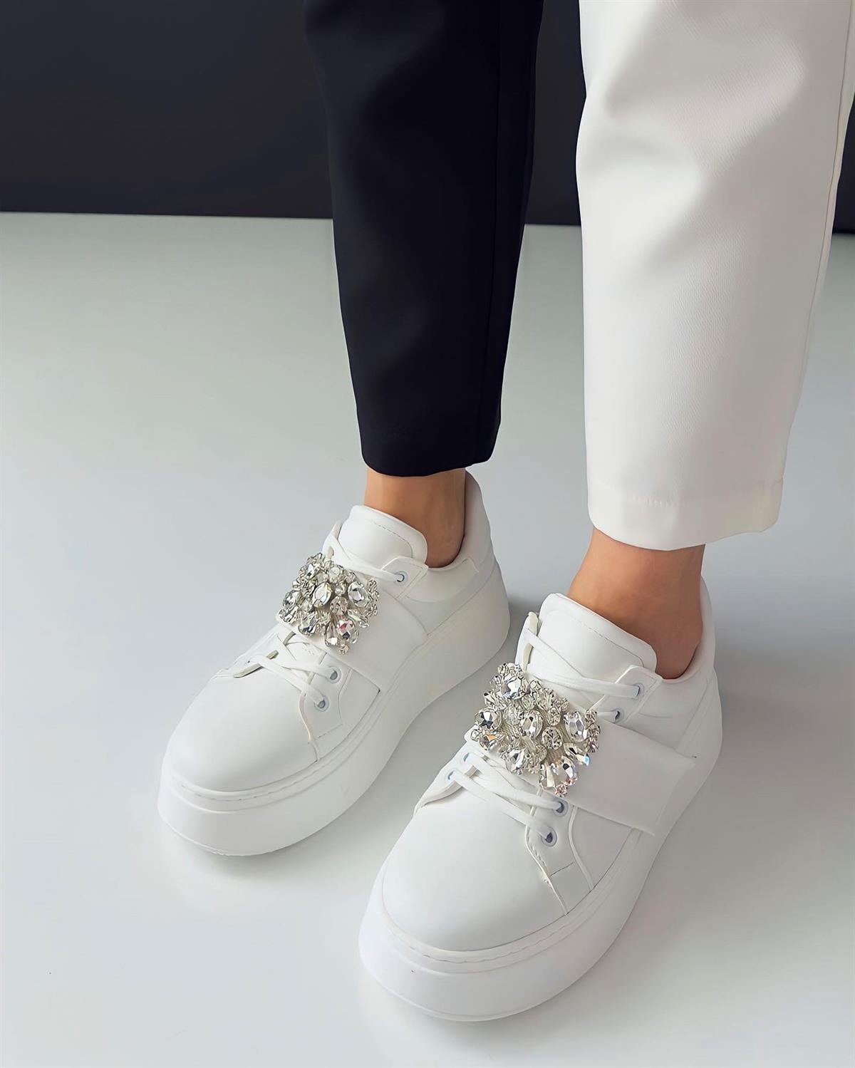 ZUUMSNEAKERFayf Taş Aksesuarlı Kadın Sneakers - Beyaz Deri