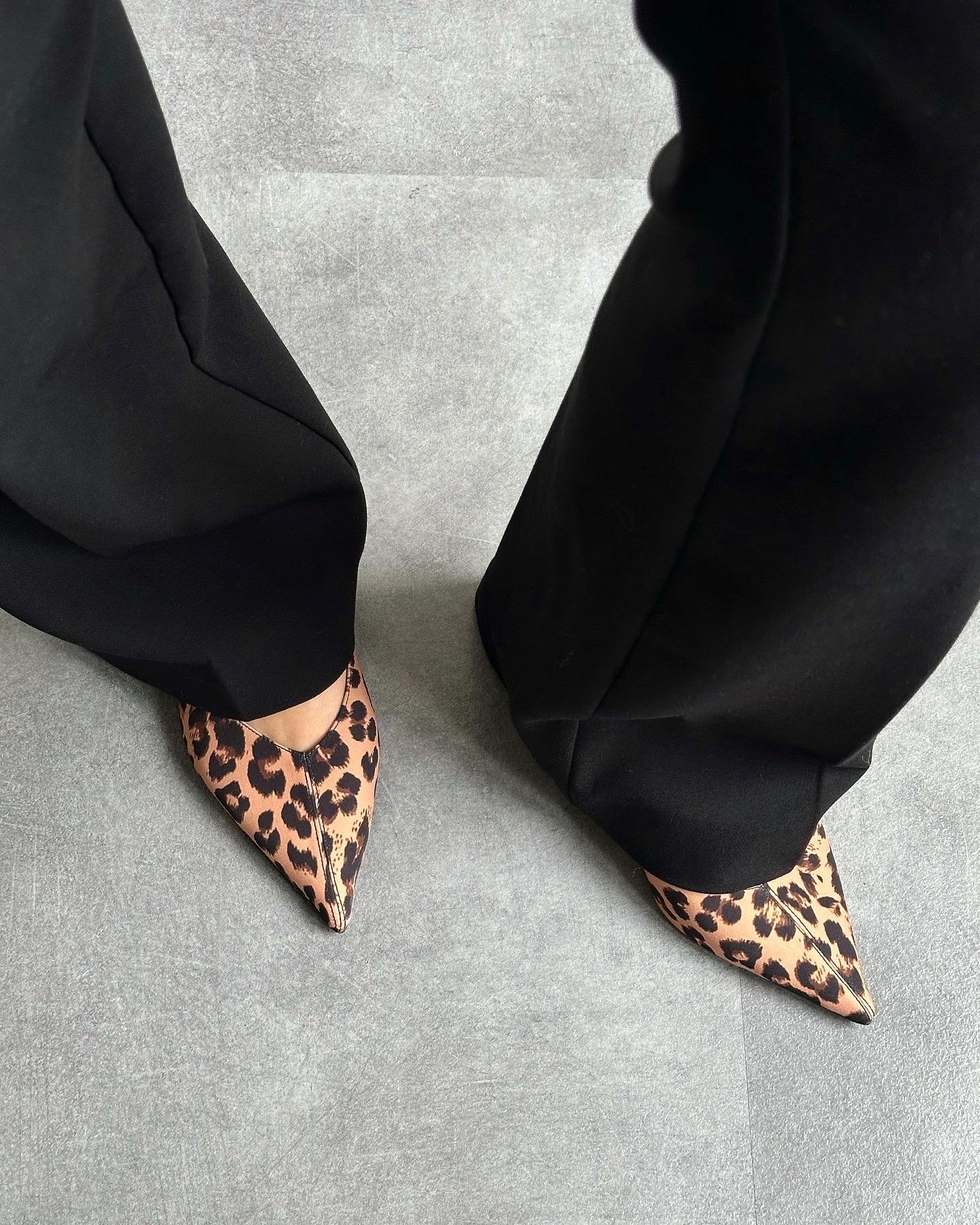 ZUUMBABET & ESPADRİLLeraya Sivri Burunlu Kadın Babet  - Leopar