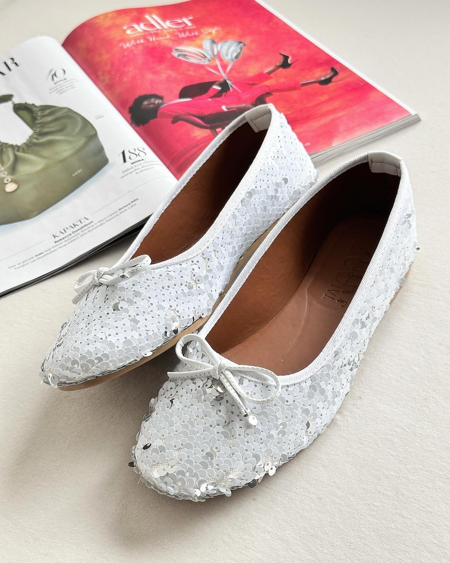 ZUUMBabet & EspadrilRenzo Komple Pullu Kadın Babet - Beyaz & Gümüş